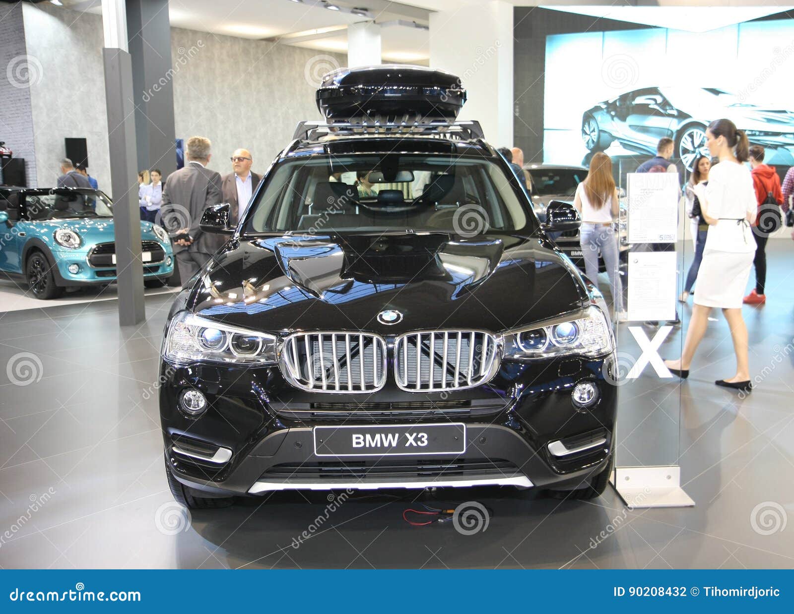 BMW an BelgradCar Show redaktionelles stockfotografie. Bild von auto