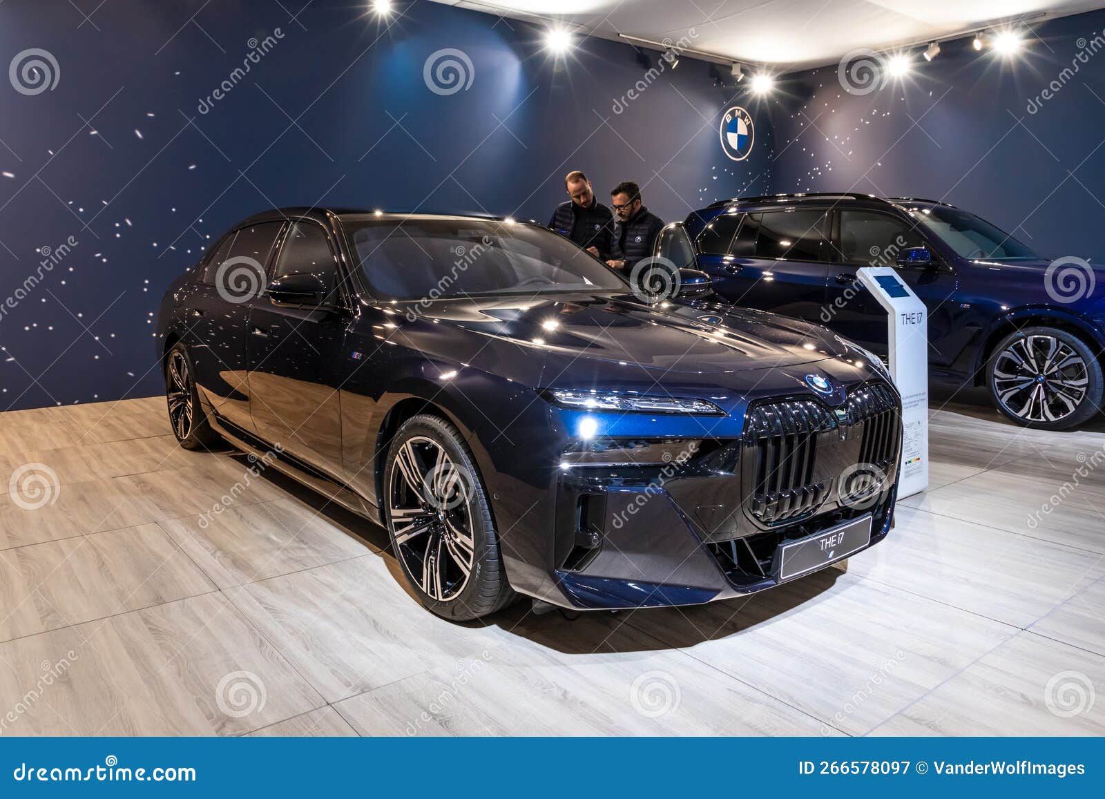 BMW I7 & X28;G70& X29; Saloon Electric Car at the Brussels Autosalon  European Motor Show. Brussels, Belgium - January 13, 2023 Editorial  Photography - Image of 2023, metallic: 266578097