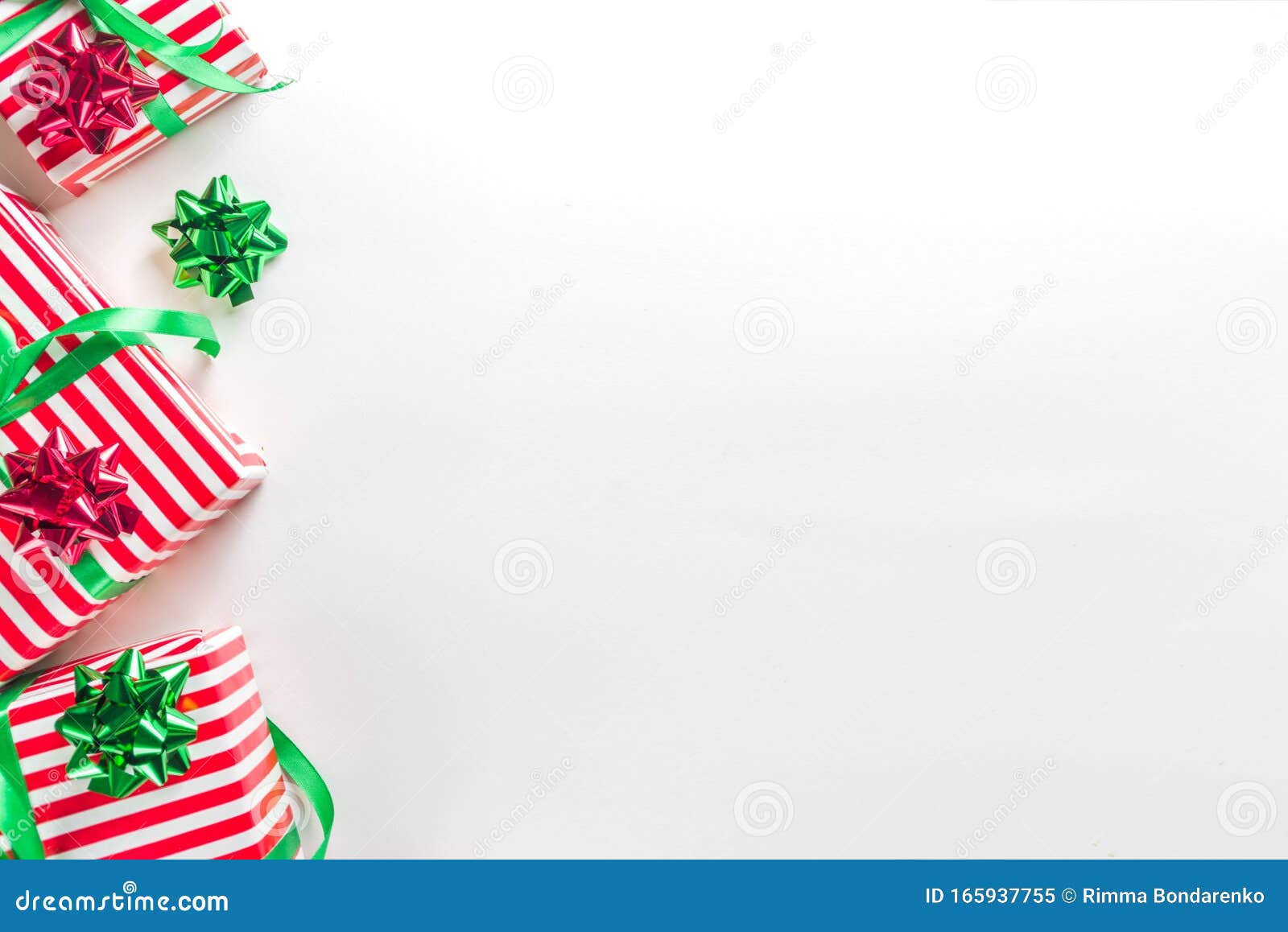 Boites Cadeaux De Noel Arriere Plan Simple Image Stock Image Du Brun Neige Boites Cadeaux De Noel Arriere Plan Simple Image Stock Image Du Brun Neige