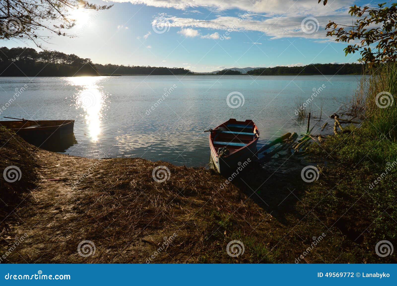 boat at the bosque azul lake in chiapas