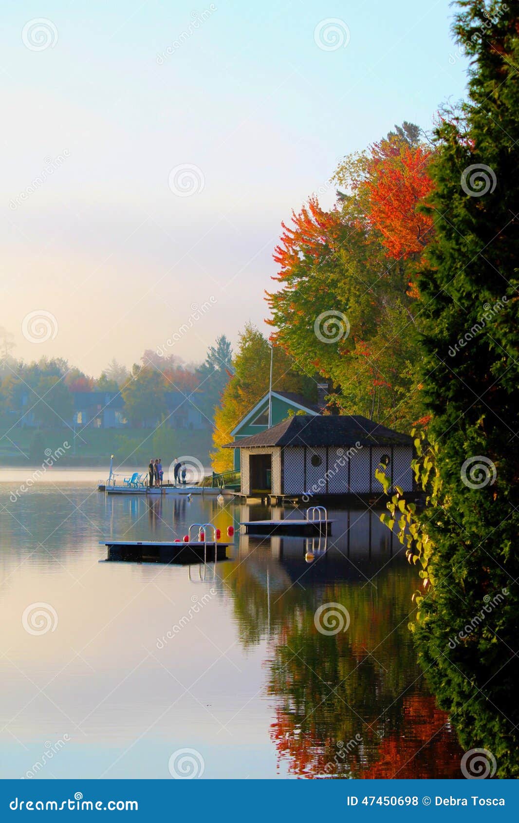Boat house editorial stock photo. Image of autumn, mirrorlake 47450698