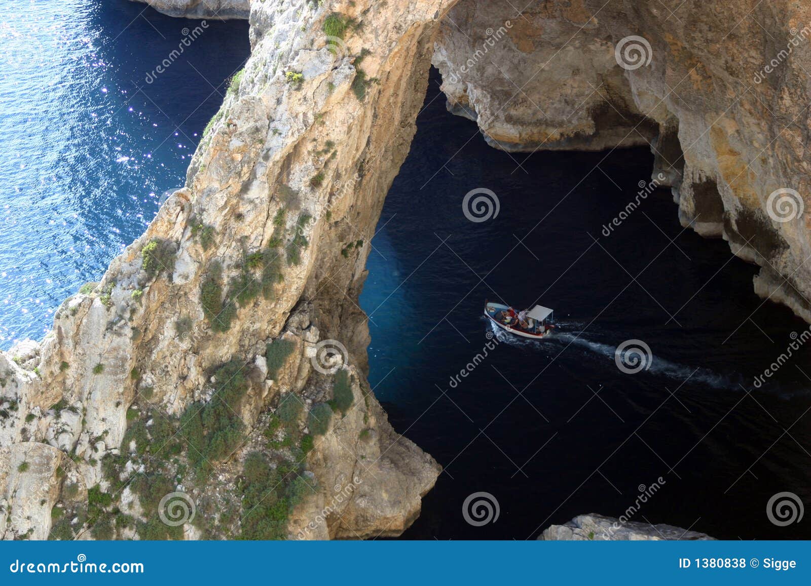 boat tour in malta