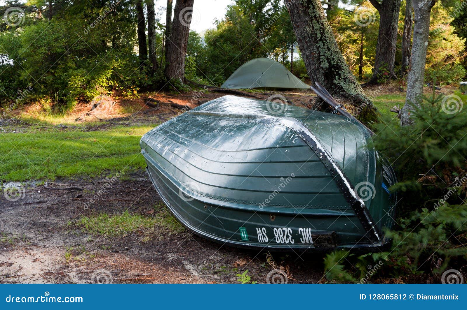 Boat Upside Down and Tent on the Campsite Near Lake Editorial Photography -  Image of leisure, outside: 128065812