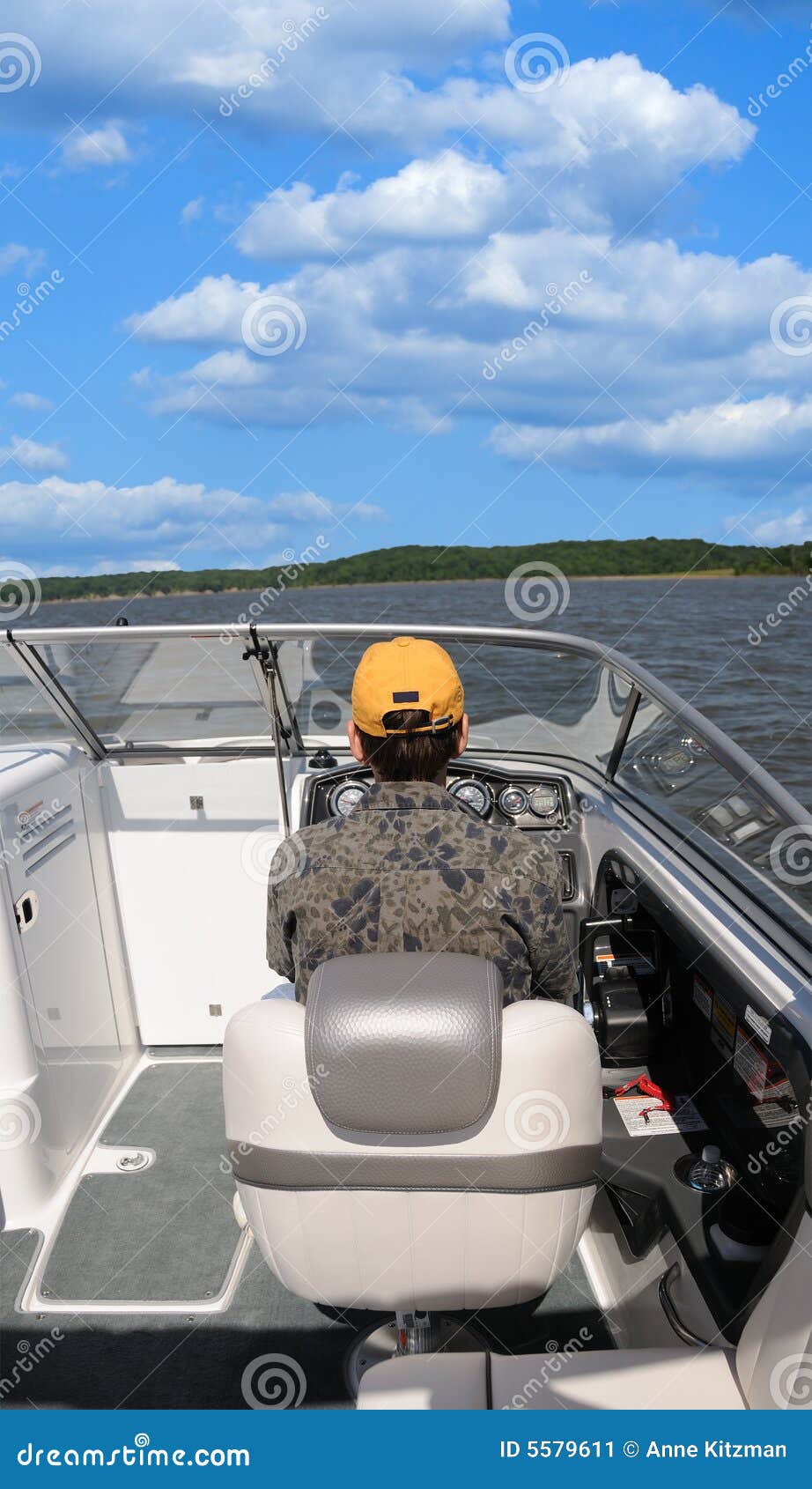 Boating in Kentucky 5 stock image. Image of hills, driving 5579611