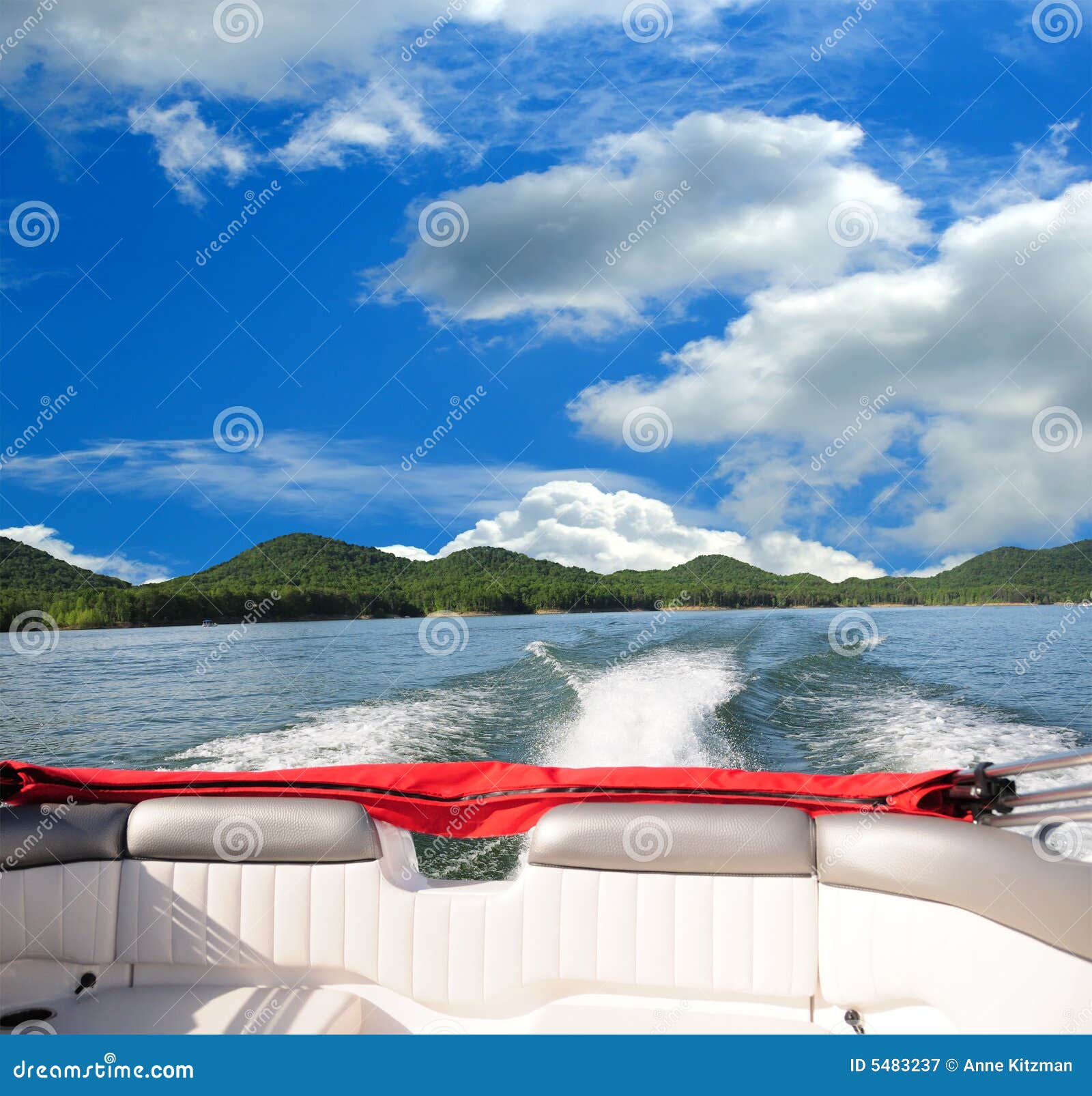 Boating in Kentucky stock image. Image of tourism, clouds 5483237