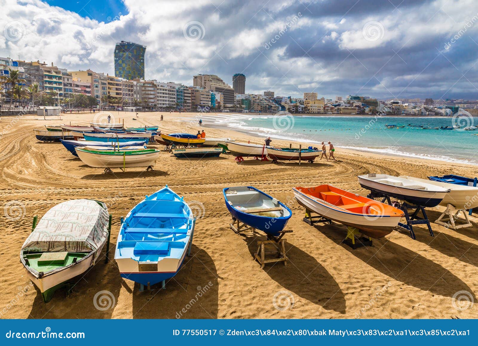 boats on the beach - las palmas,gran canaria,spain