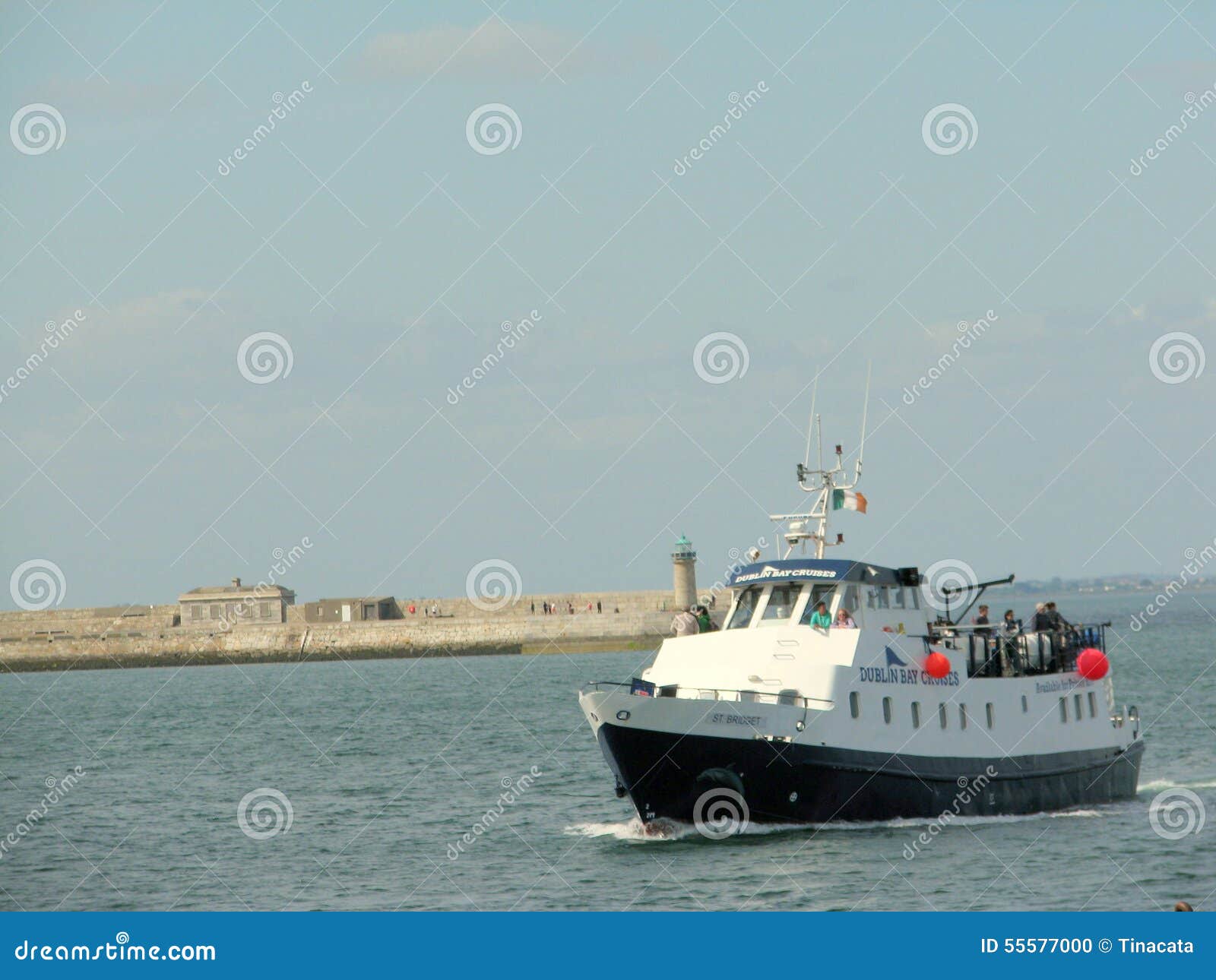 Boats in Dublin Port editorial image. Image of port, blue 55577000
