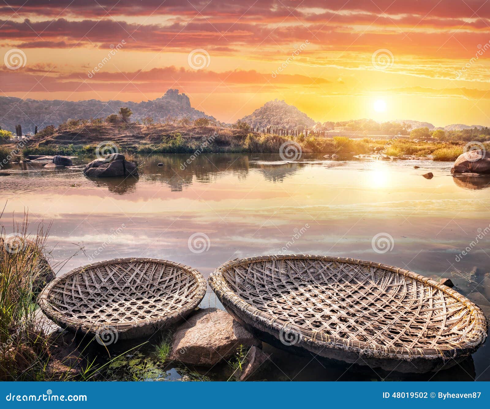 boats near hampi river