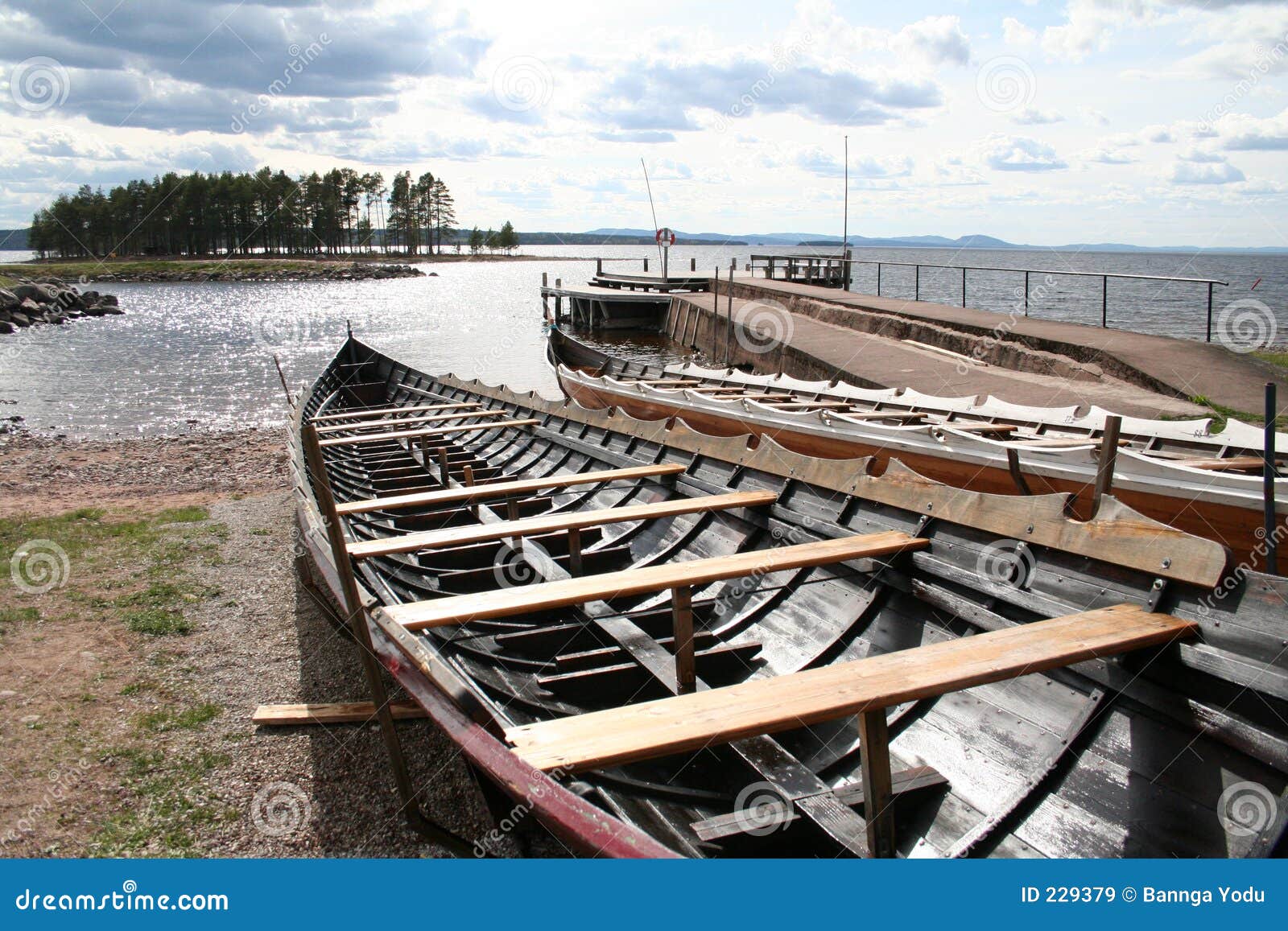 boats near tÃÂ¤llberg (dalarna, sweden)
