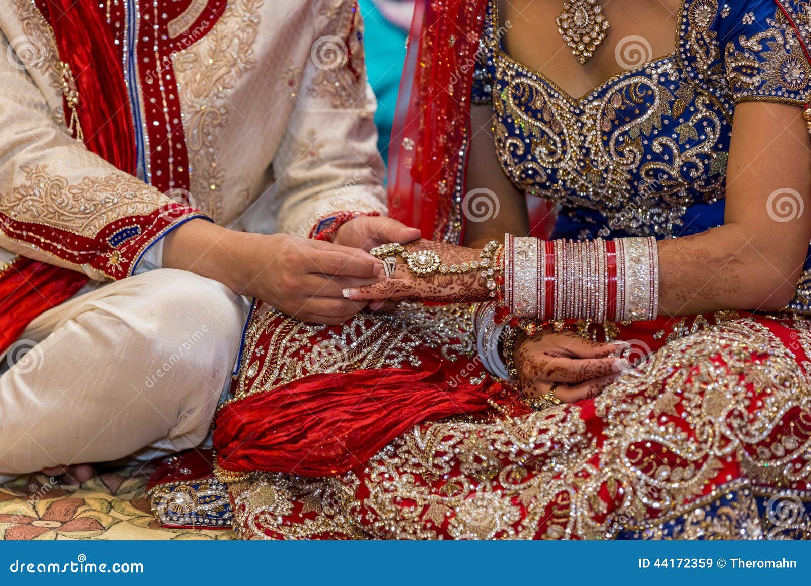 Boda india imagen de archivo. Imagen de ayuda, novia - 44172359, image size:1600x1157