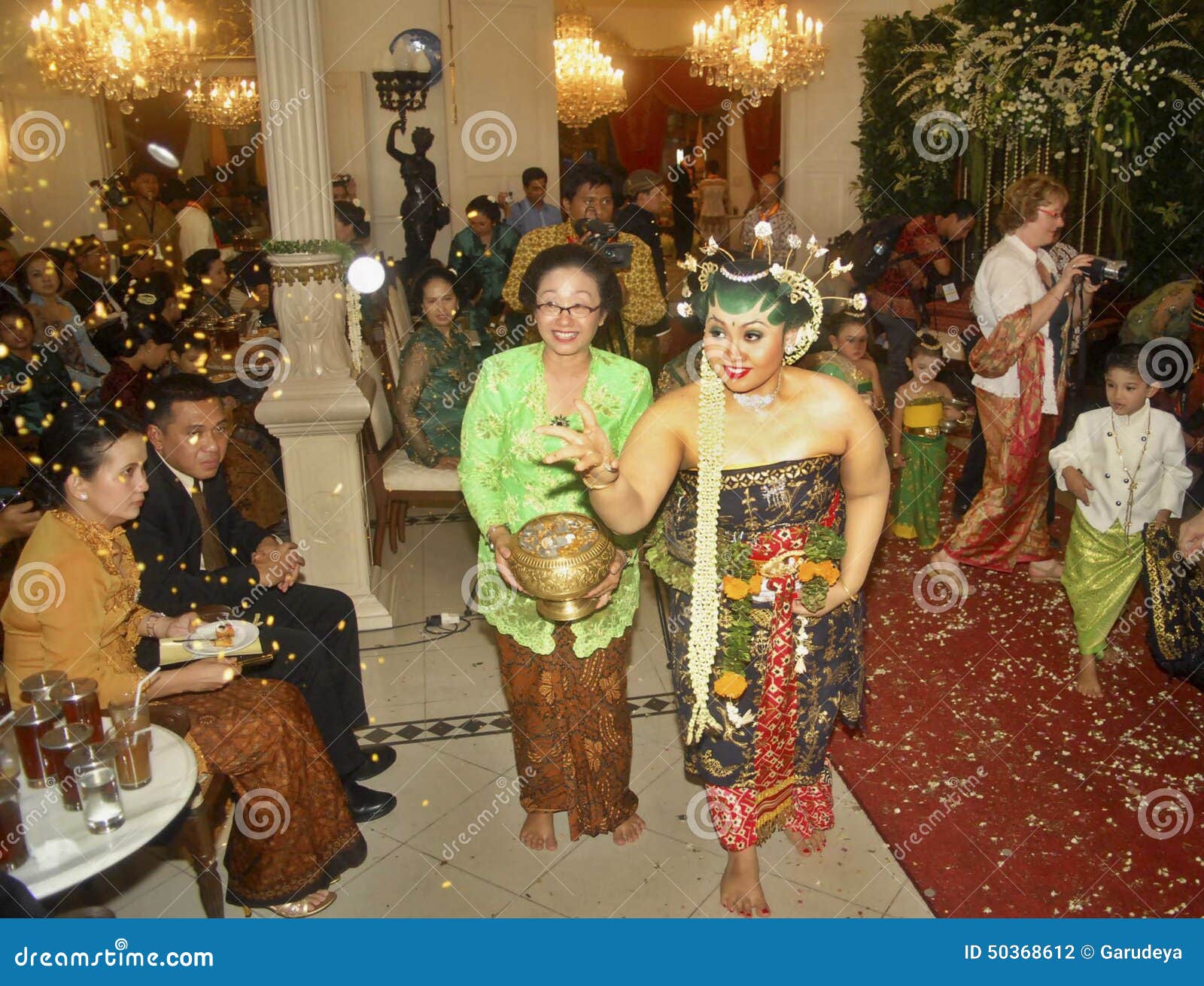 Belle Novia: Tu Paraíso de Vestidos de Novia, image size:1600x1311