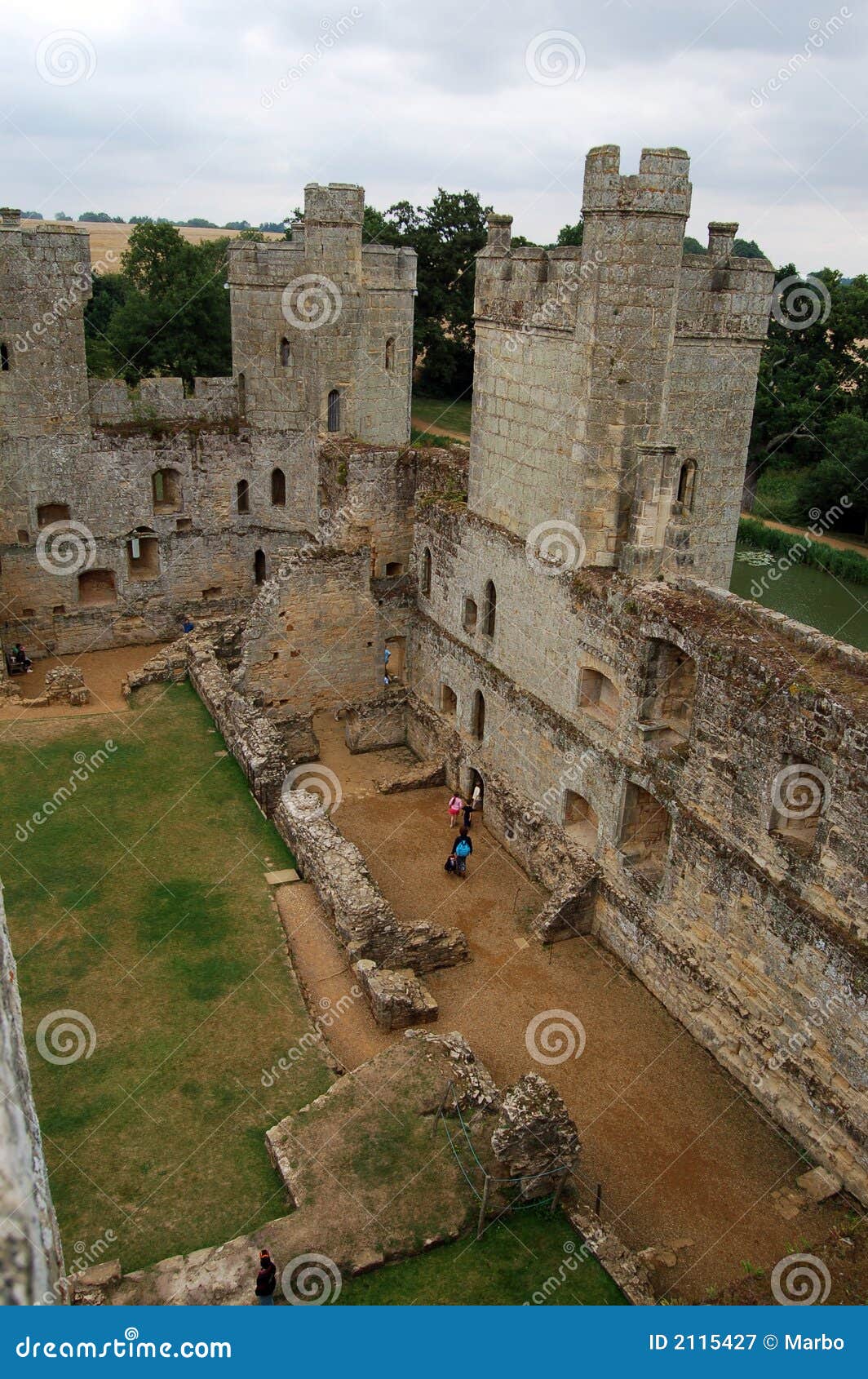  Bodiam  castle  interior stock image Image of water stone 