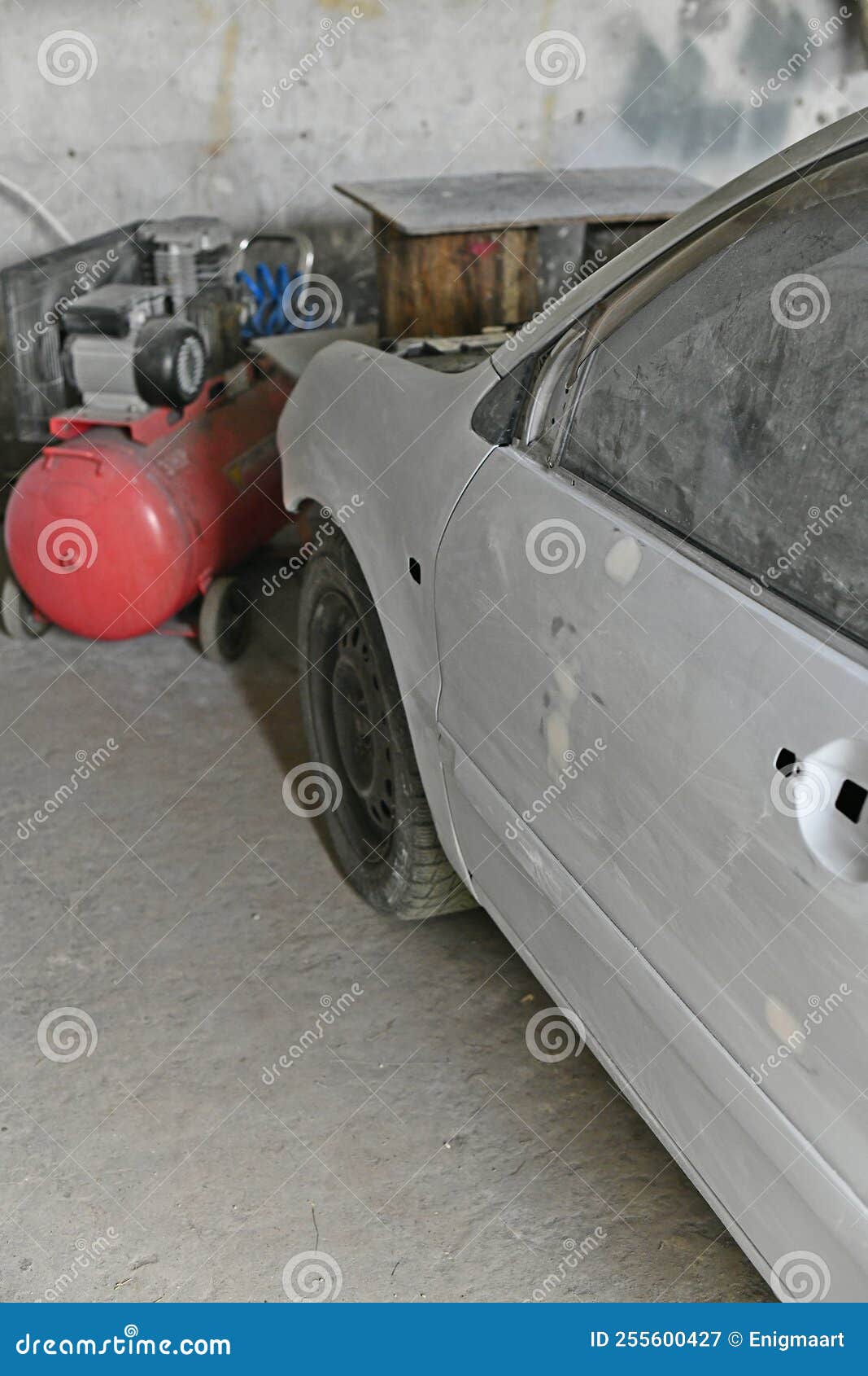 5,923 Car Dent Repair Stock Photos - Free & Royalty-Free Stock Photos from  Dreamstime