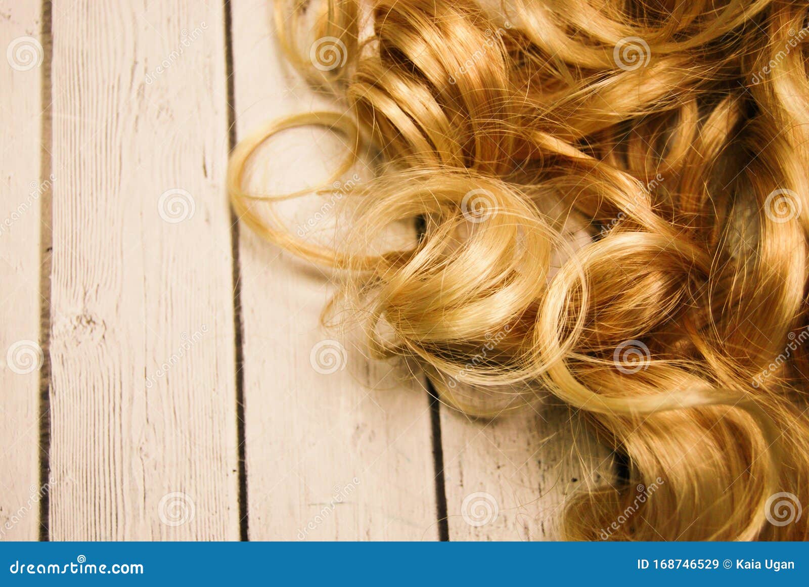 5. Longest Blonde Hair Weaves - wide 7