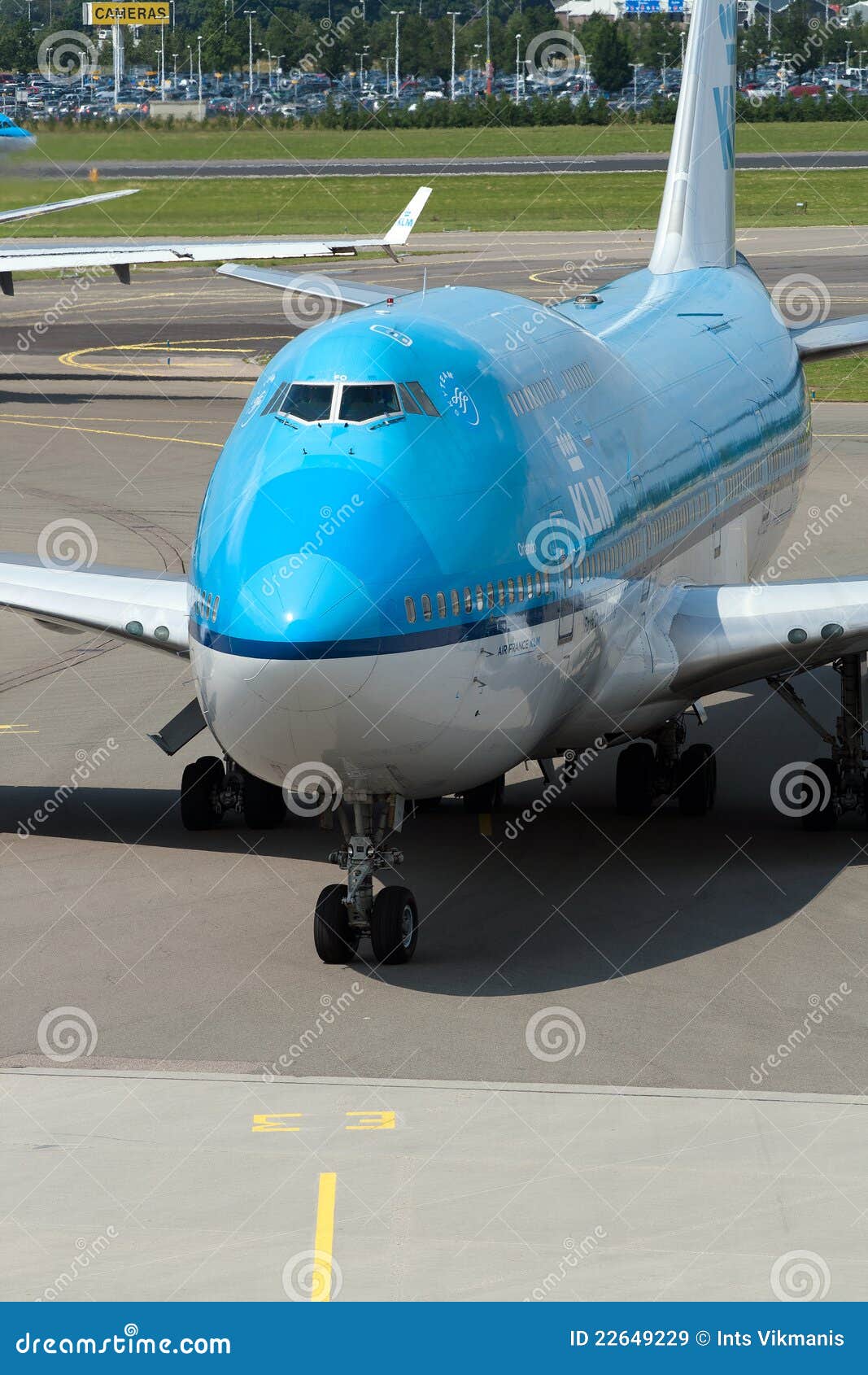 Boeing 747-400 editorial stock image. Image of heavy - 22649229, image size:1067x1690