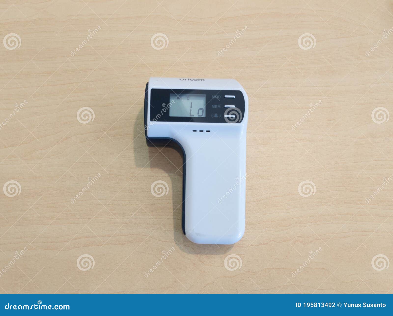 Thermo Gun To Check Body Temperature Editorial Photography - Image of  detector, medical: 195813492