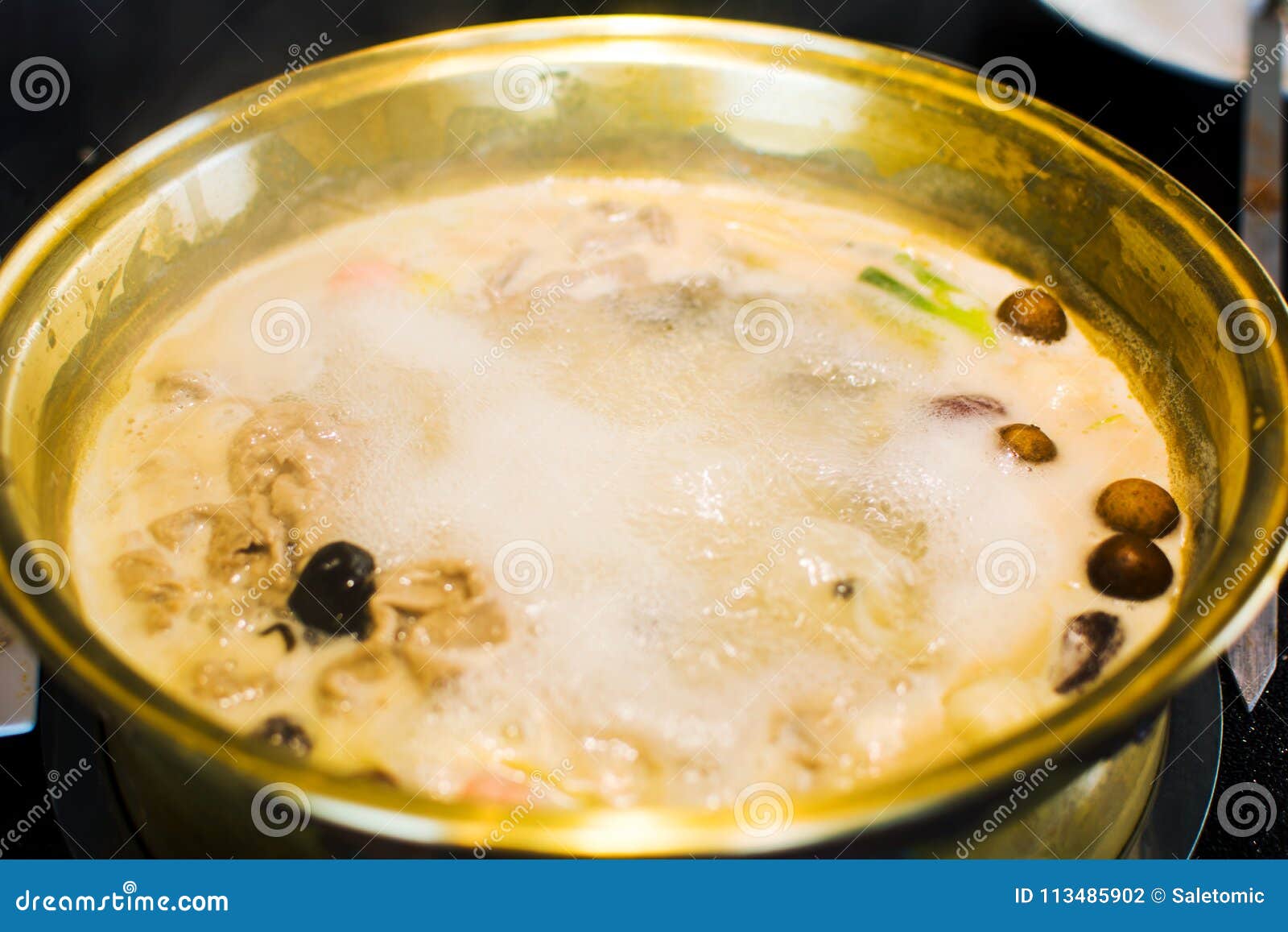 98,840 Boiling Hot Pot Royalty-Free Images, Stock Photos