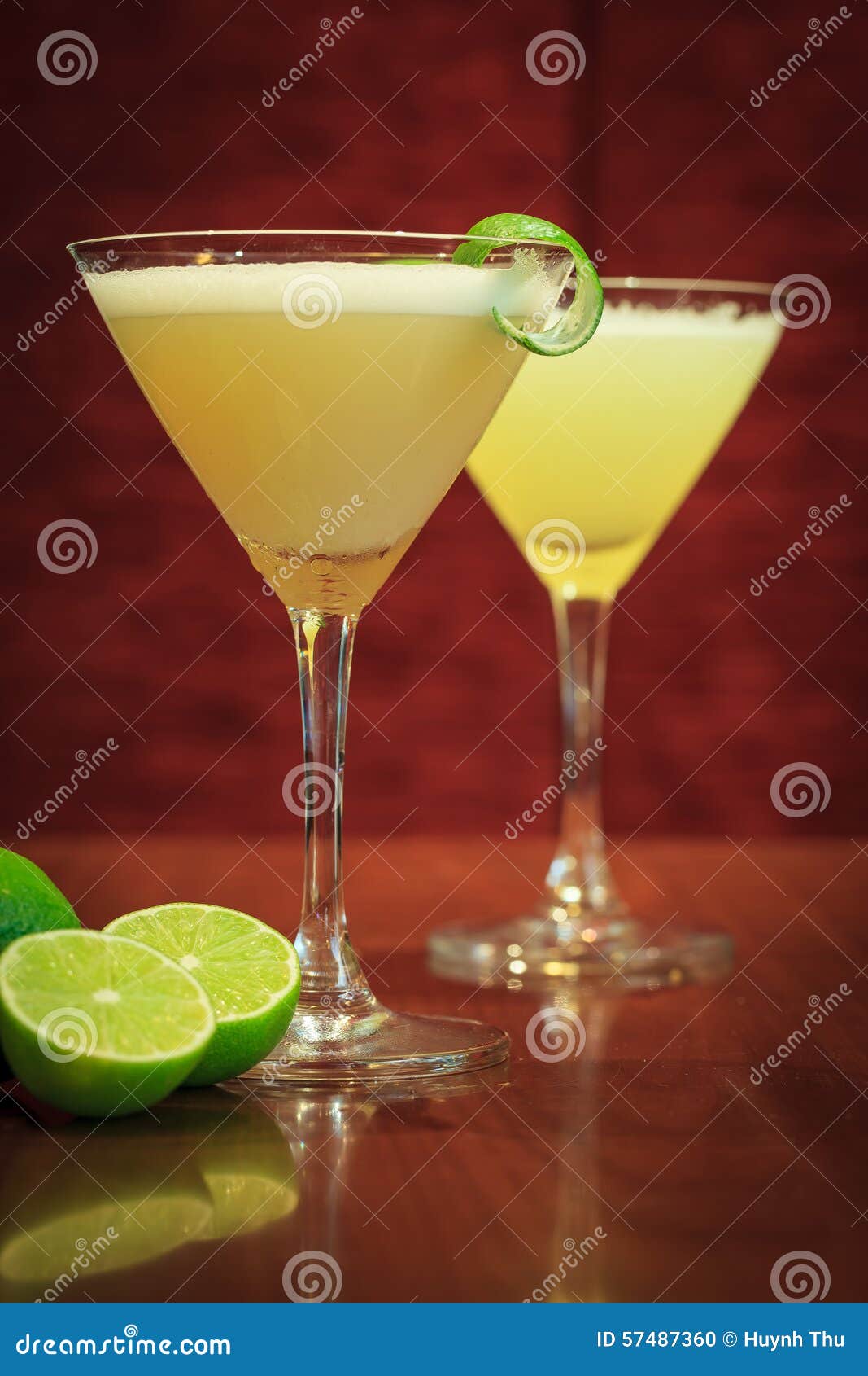 Boissons De Cocktail De Citron Photo stock - Image du fond, vivacitÃ©