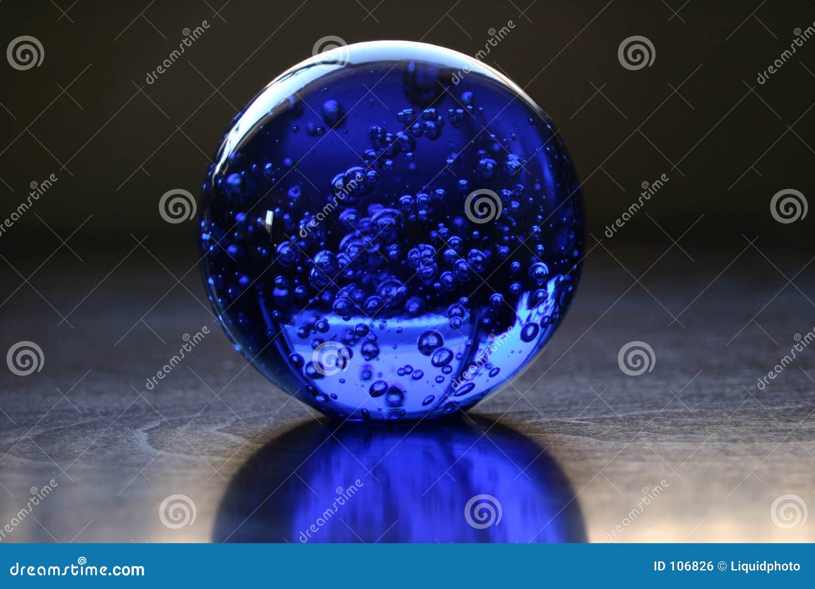 Bola de cristal foto de archivo. Imagen de global, iguales - 106826