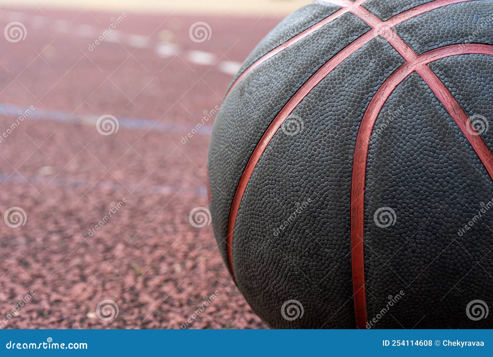 Fundo bola de basquete no chão