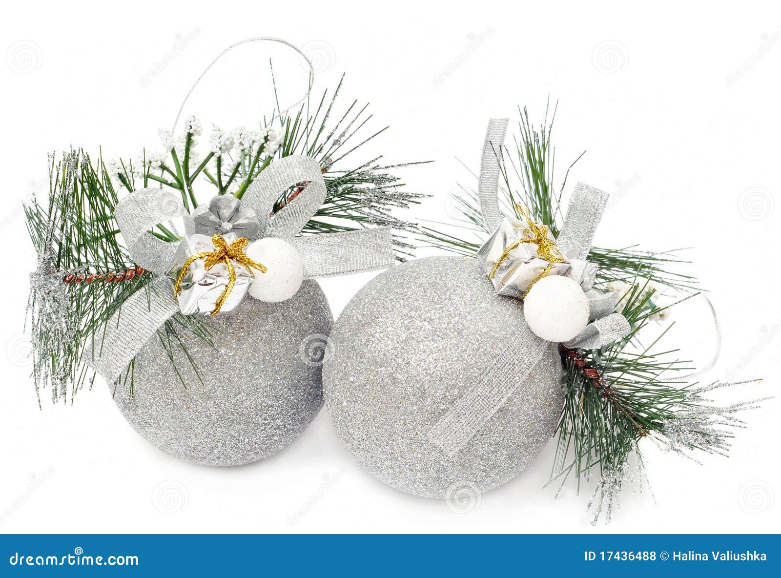 Bolas De Plata De La Navidad En El Blanco Foto de archivo Imagen de