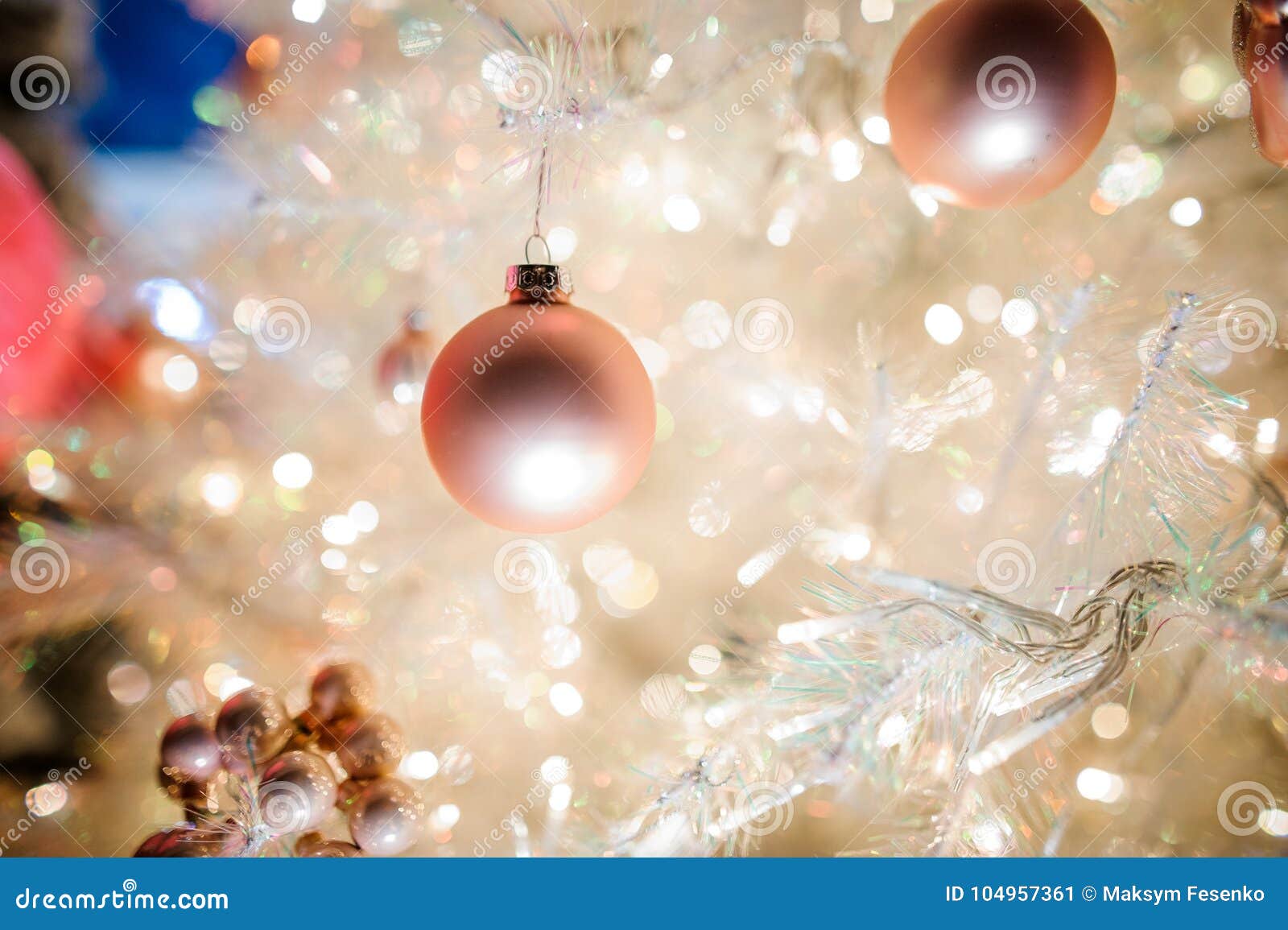 Bolas De Vidro Da Decoração Da árvore De Natal Em Tons Cor-de-rosa Macios Imagem de Stock - Imagem de xmas, caixa: 104957361 Bolas De Vidro Da Decoração Da árvore De Natal Em Tons Cor-de-rosa Macios Imagem de Stock - Imagem de xmas, caixa: 104957361