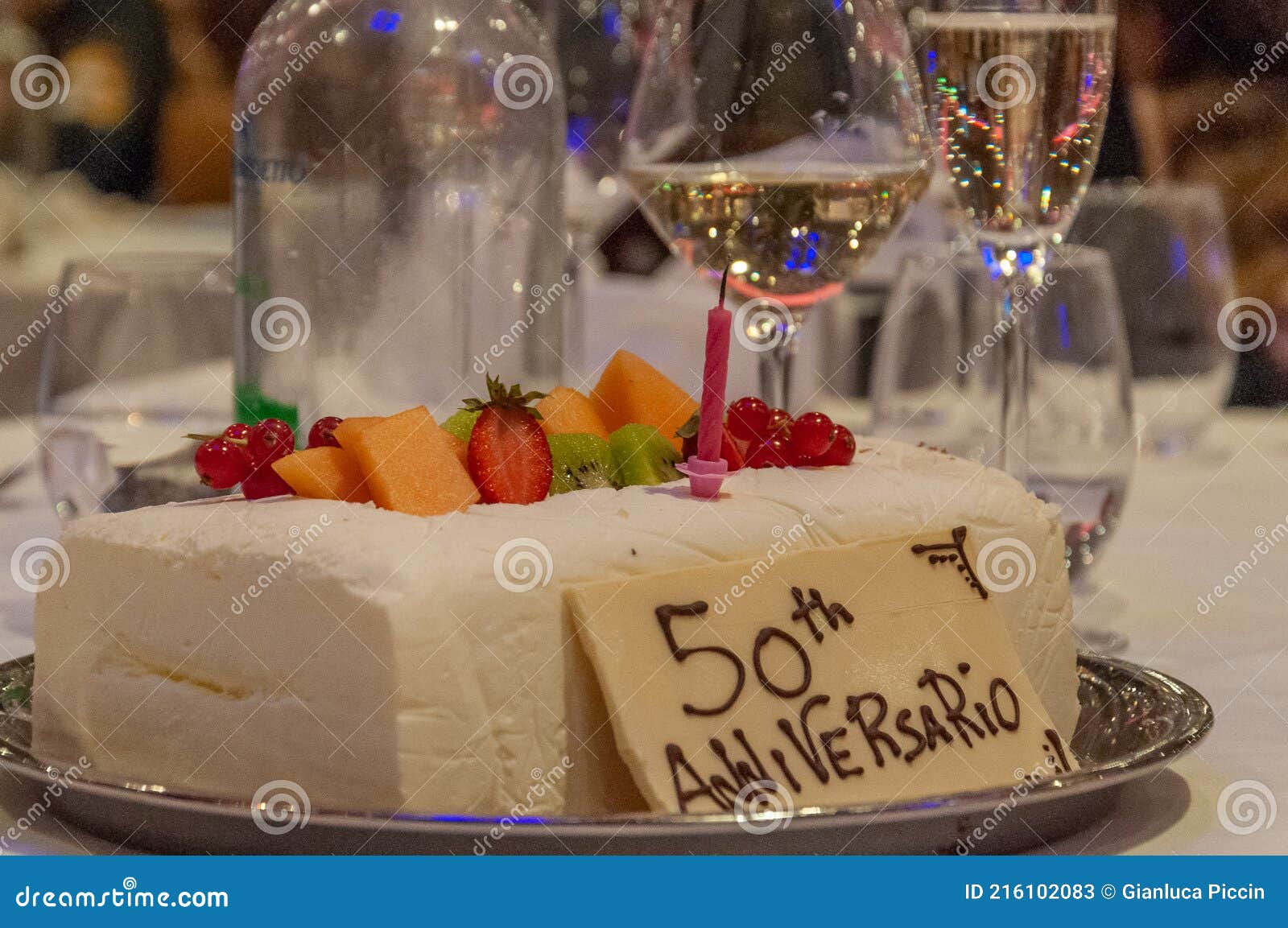 BOLO PARA ANIVERSÁRIO DE 50 ANOS( CASAMENTO TAMBÉM) 