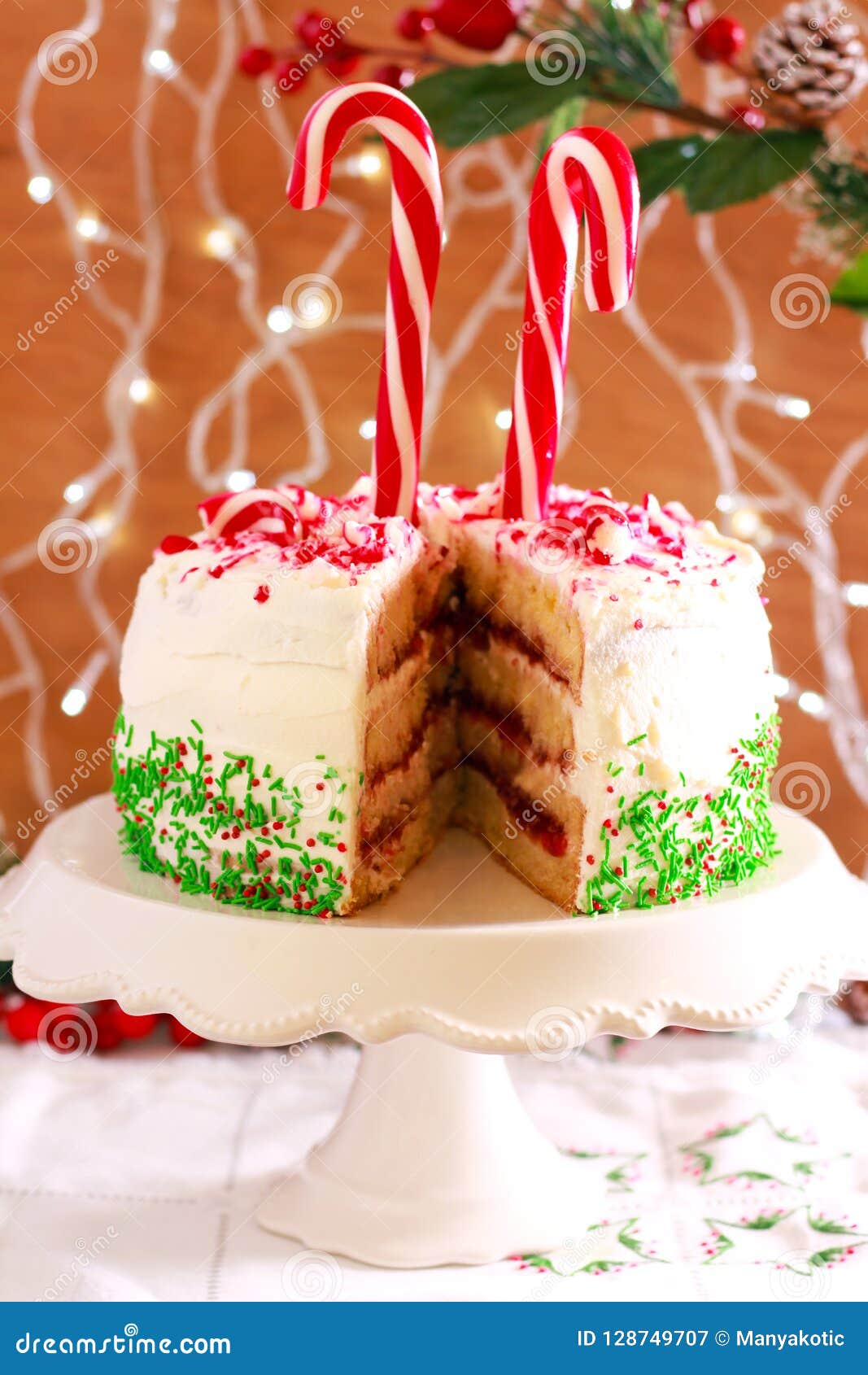 Bolo Da Explosão Do Bastão De Doces Imagem de Stock - Imagem de torta,  alimento: 128749707, image size:1067x1690