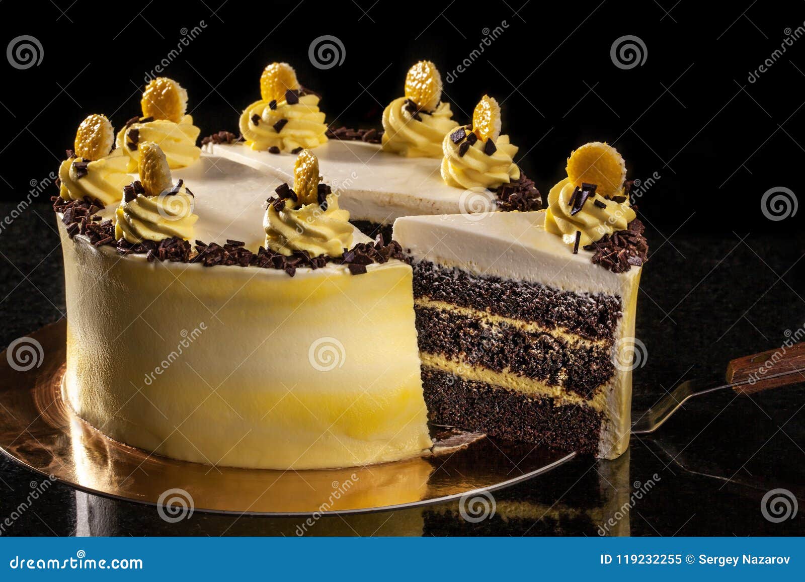 Featured image of post Bolo De Anivers rio Preto Com Amarelo Cart o de feliz anivers rio bolo e bal es