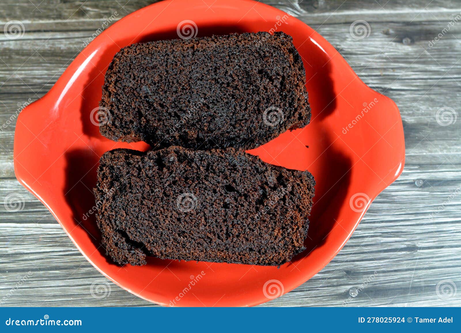 Como fazer bolo de chocolate?  Bolos e doces, Bolos caseiros, Fazer bolo  de chocolate