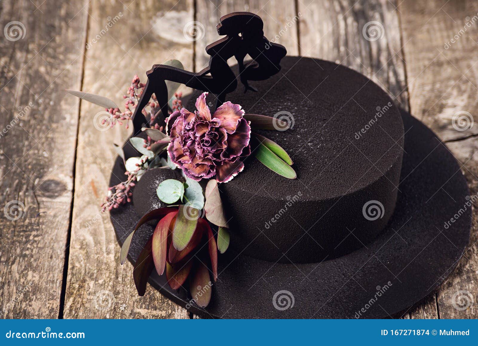 Bolo de Aniversário Feminino Moderno - Decoração Fácil