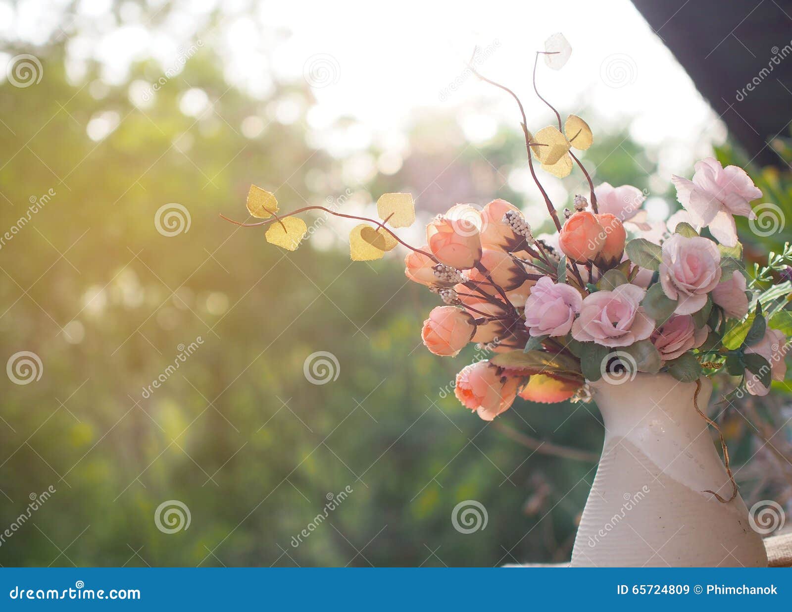 Bom Dia Com O Ramalhete Das Flores Imagem de Stock - Imagem de flora, beleza: 65724809 Bom Dia Com O Ramalhete Das Flores Imagem de Stock - Imagem de flora, beleza: 65724809