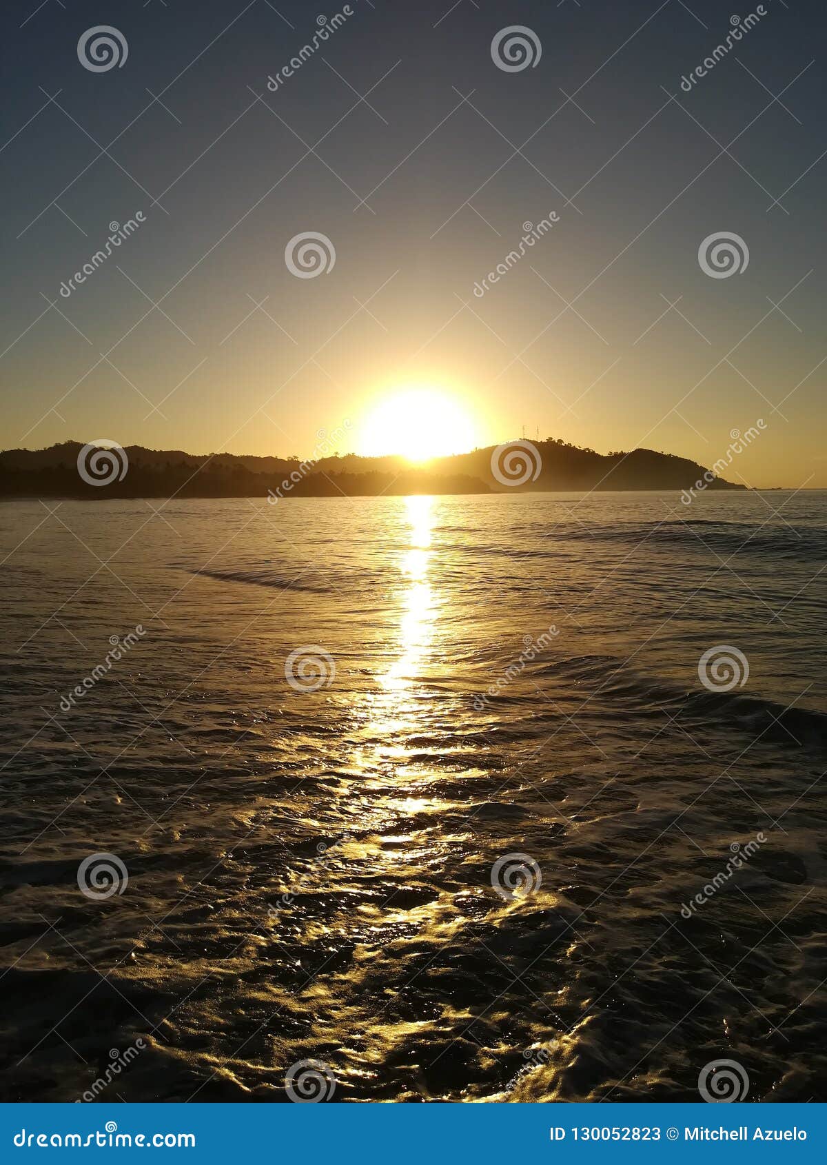 Bom dia Sun imagem de stock. Imagem de aurora, nascente - 130052823 Bom dia Sun imagem de stock. Imagem de aurora, nascente - 130052823