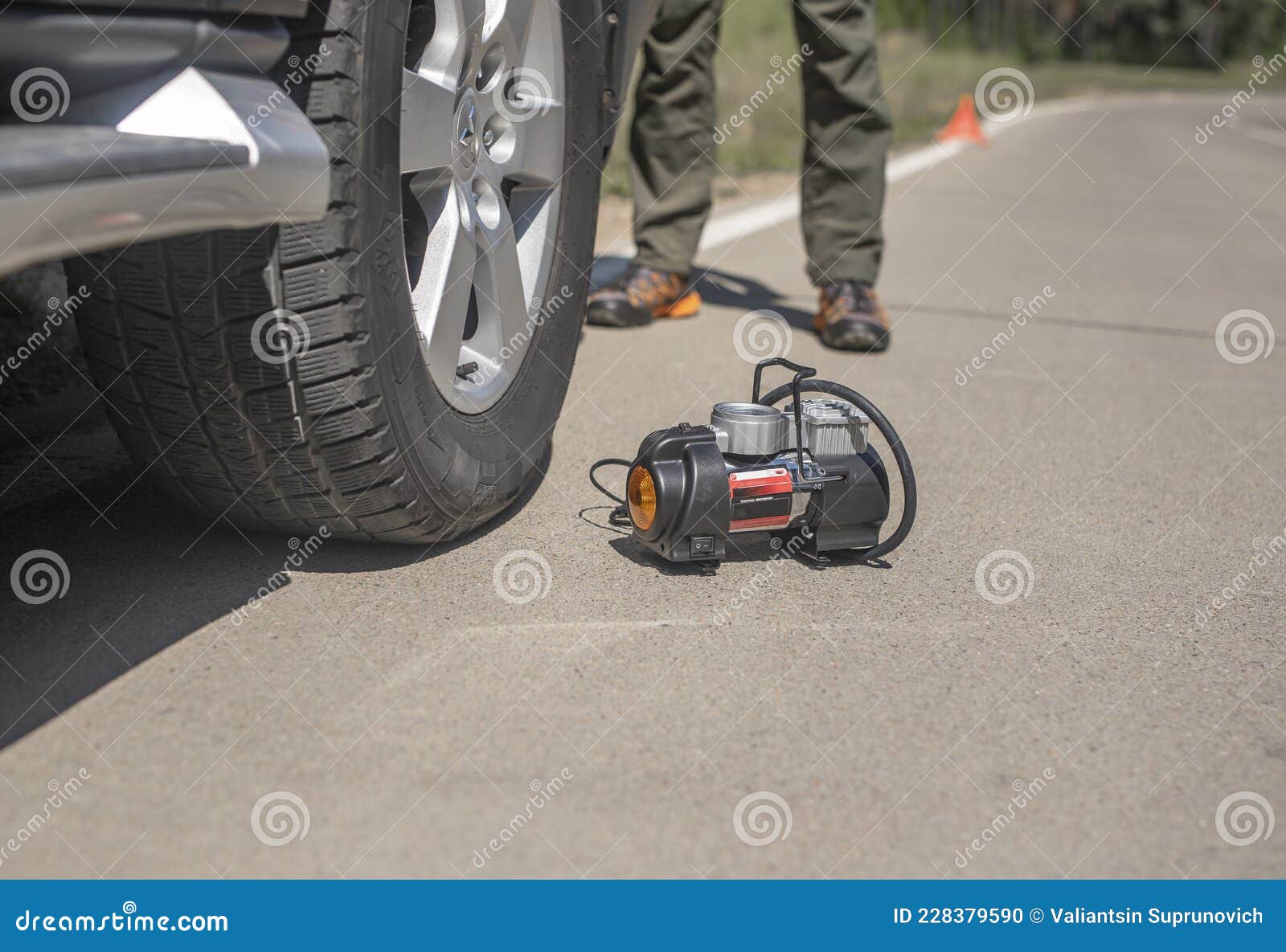 Bomba de neumáticos de coche portátil con manómetro, compresor de