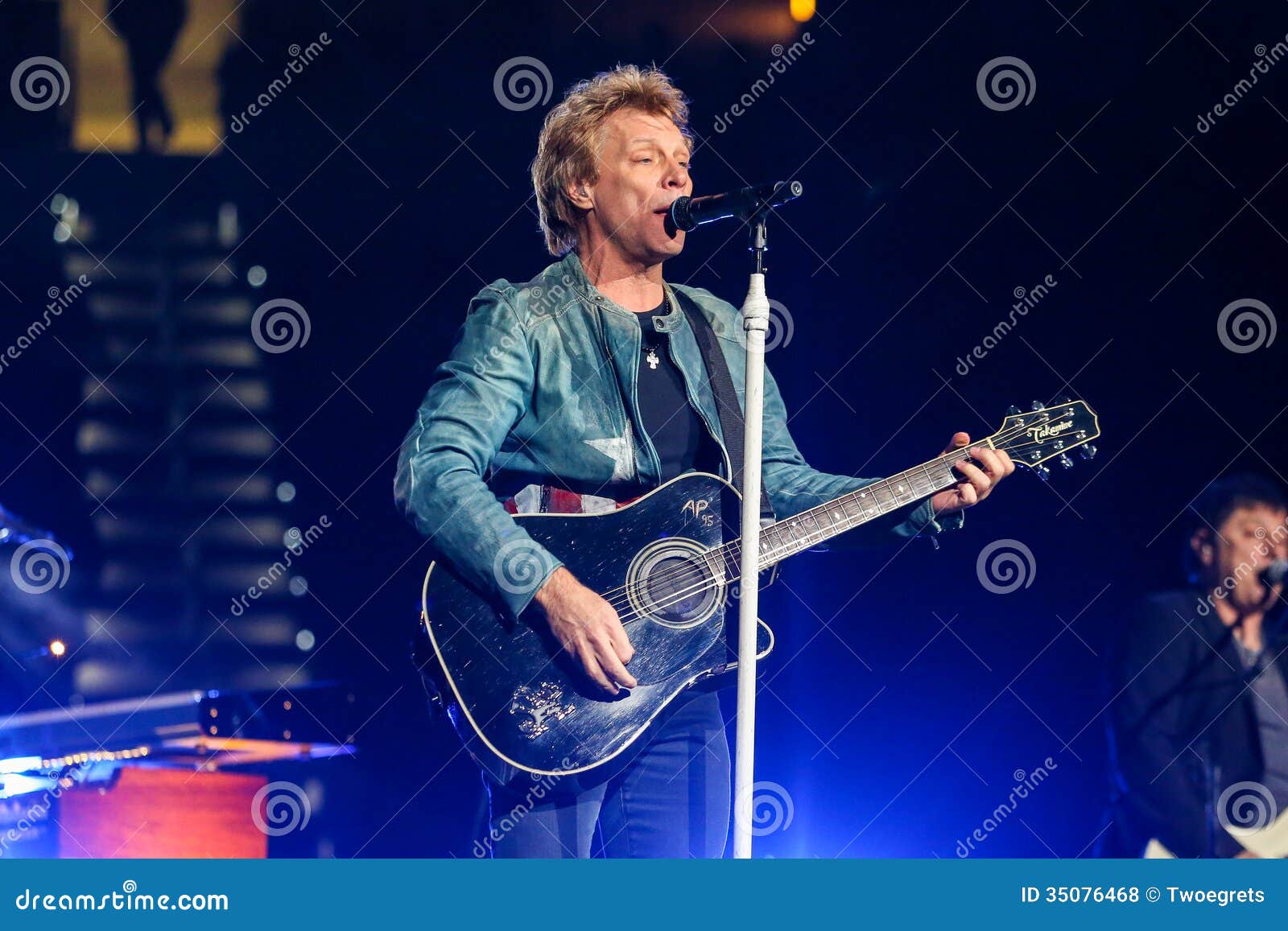 Después de 4 décadas en la música y una importante cirugía vocal, Jon Bon  Jovi se mantiene optimista, image size:1600x1157