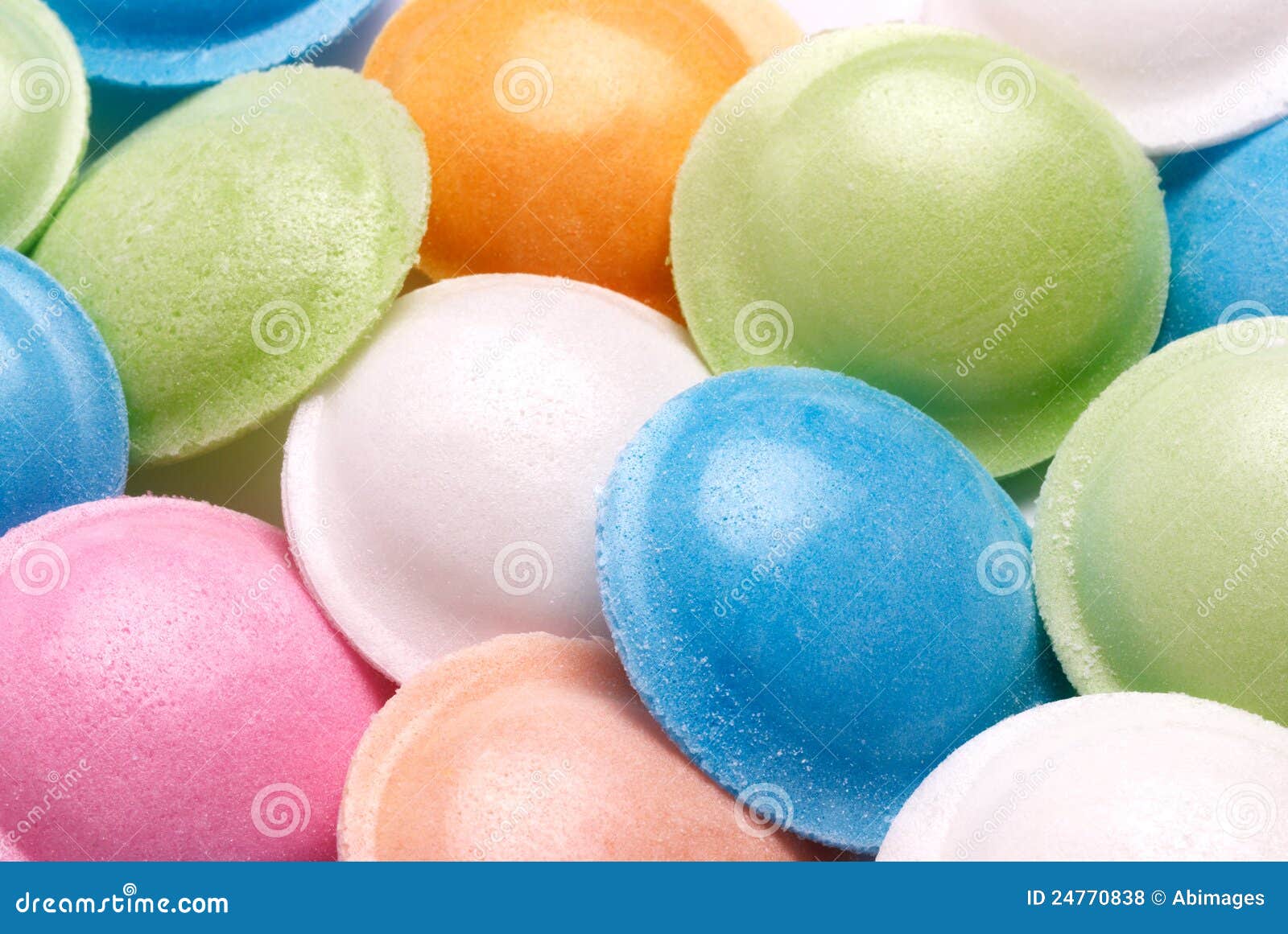 Bonbons à soucoupe en vol photo stock. Image du papier - 24770838