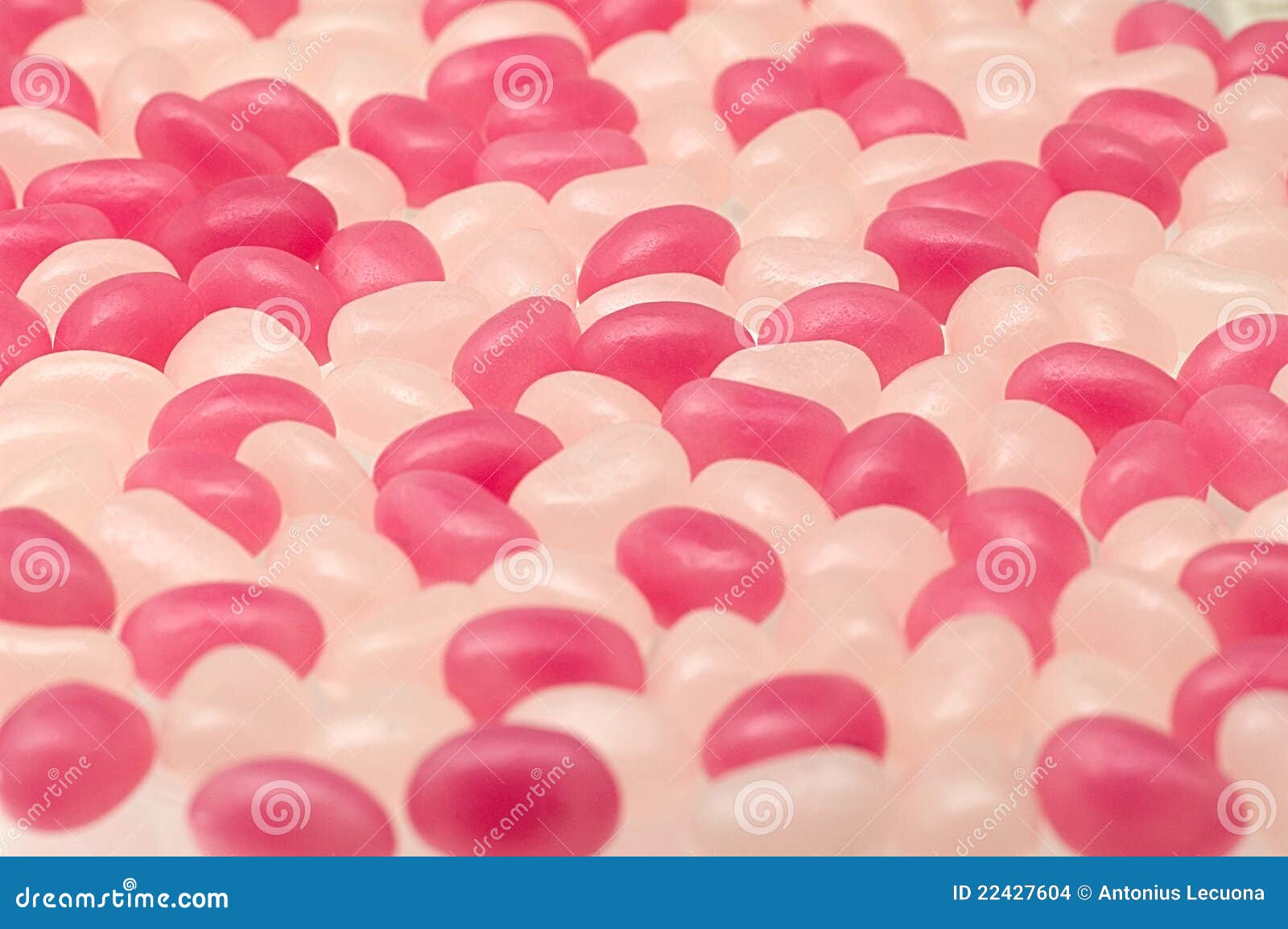 https://thumbs.dreamstime.com/z/bonbons-mélangés-à-sucrerie-d-haricot-rose-et-blanc-22427604.jpg