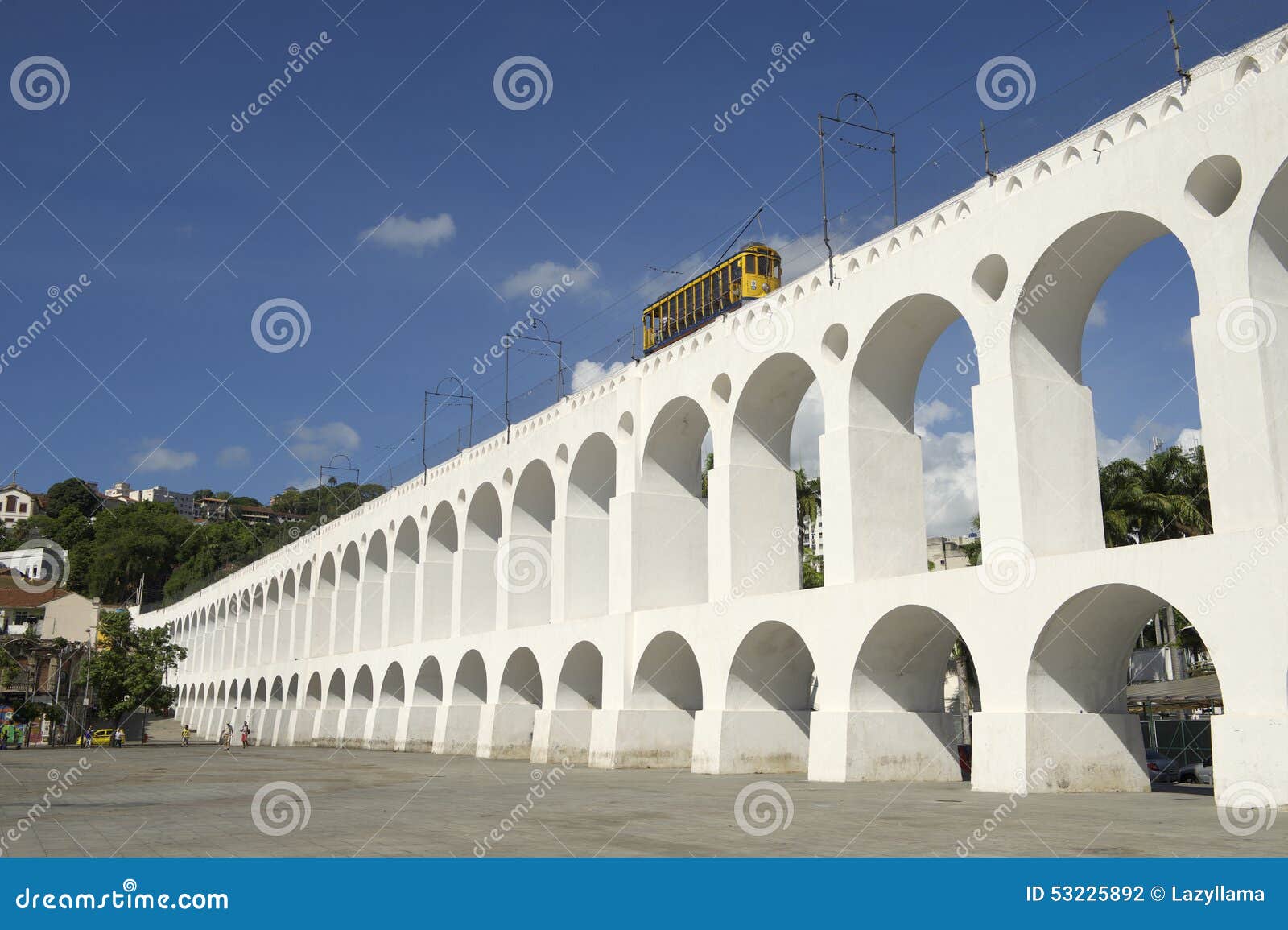 bonde tram train at arcos da lapa arches rio de janeiro brazil