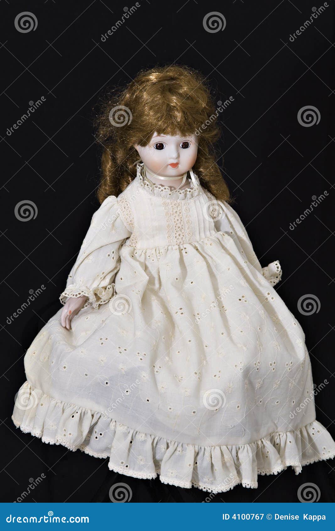 Boneca de porcelana antiga imagem de stock. Imagem de roupa - 4100767, image size:1067x1690