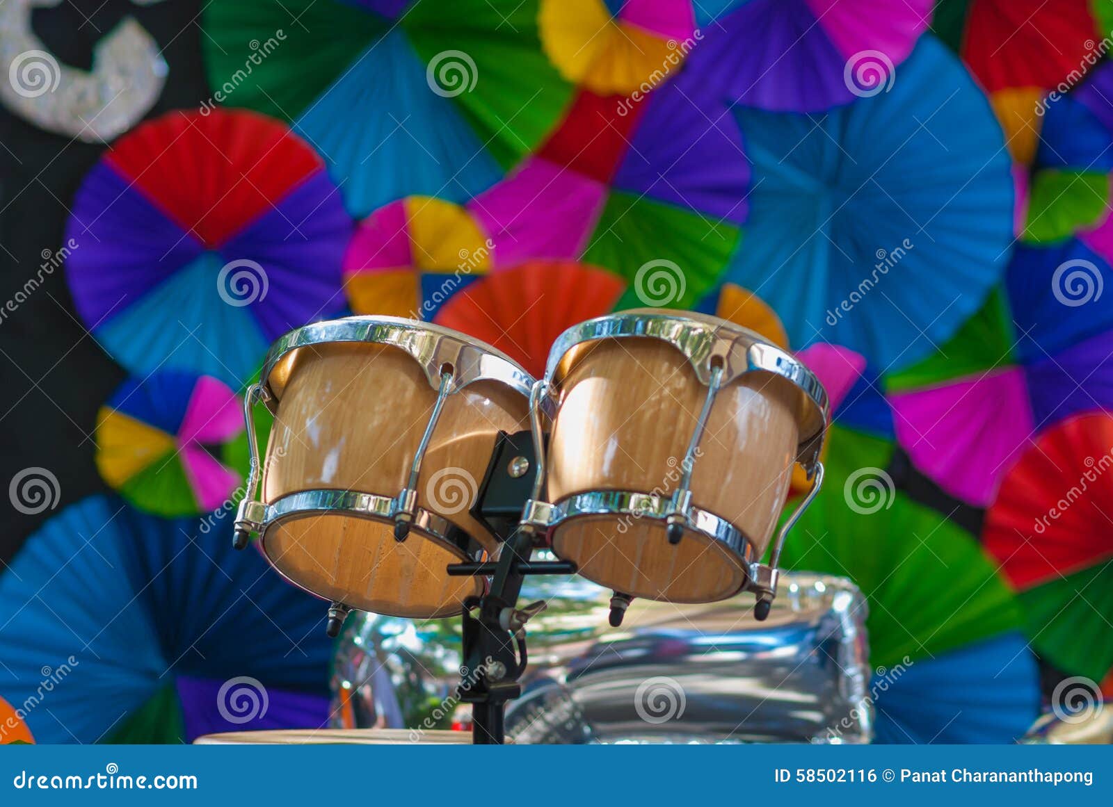 Bongos, Bongotrommel stockfoto. Bild von band, schlagen 58502116