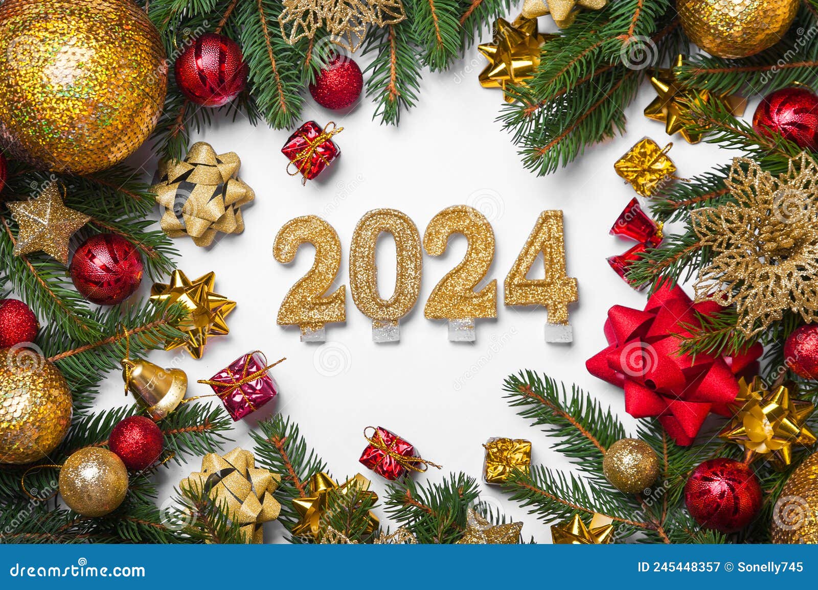 Bonne Année 2024 Numéros D'or 3d Avec Décoration De Noël Dorée Et Confettis  Sur Fond Sombre Conception De Carte De Voeux De Vacances