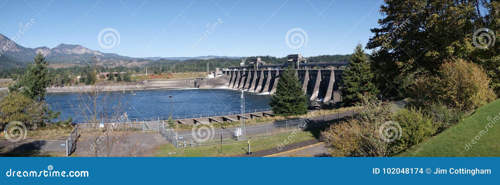 bonneville dam spillway