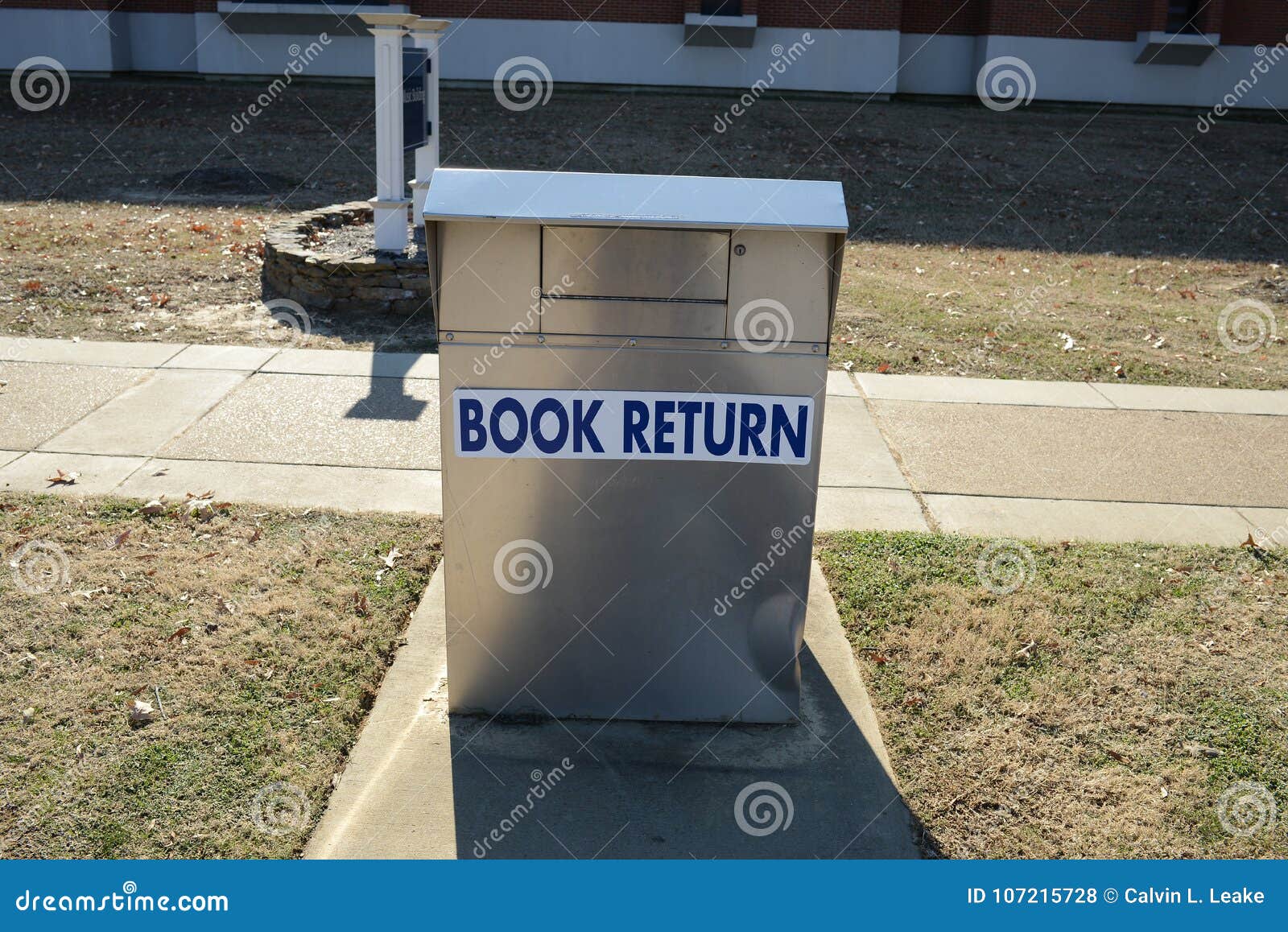 Book return for overdue books stock photo image of novela albulm