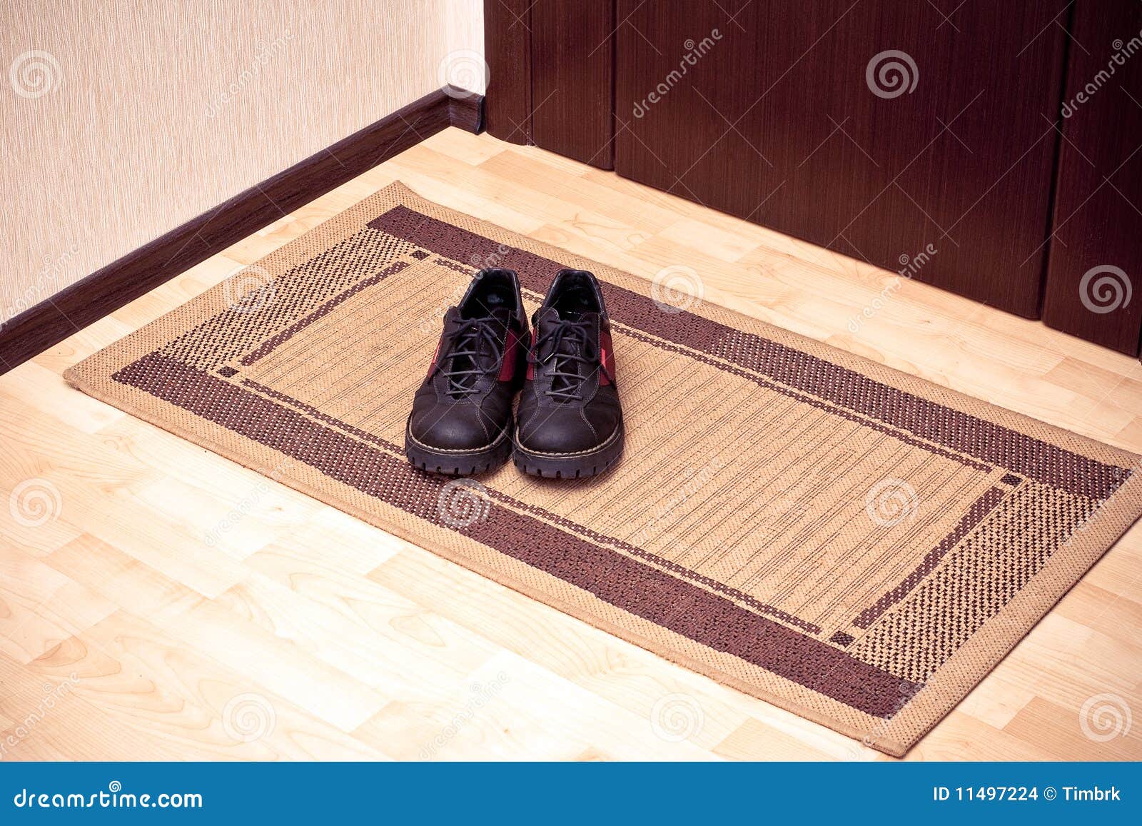 Brown Doormat Stock Illustration - Download Image Now - Doormat, Cute, Door  - iStock