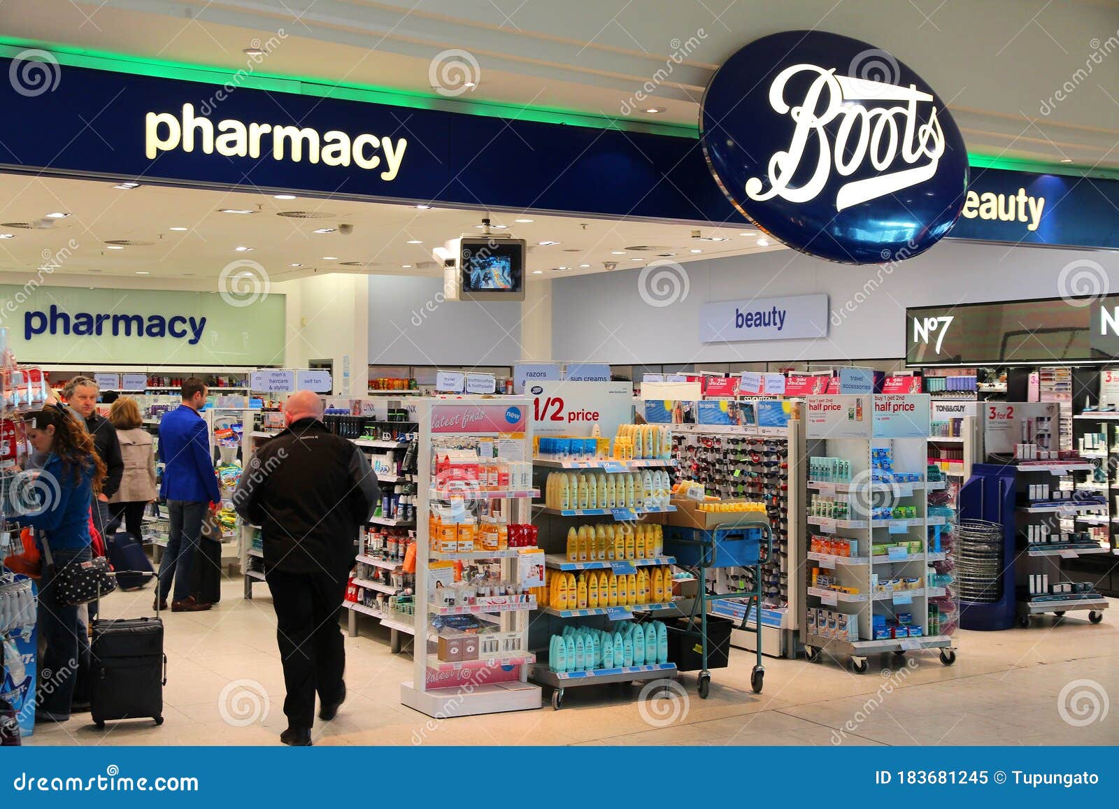 haalbaar Kilometers Zoek machine optimalisatie Boots Pharmacy UK editorial image. Image of store, concourse - 183681245