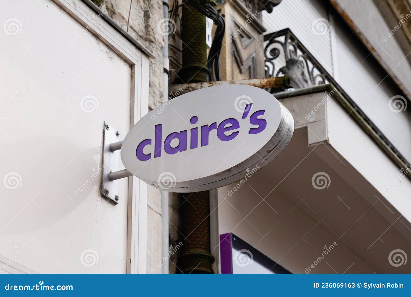 Claires Accessories Stock Photos - Free & Royalty-Free Stock Photos from  Dreamstime