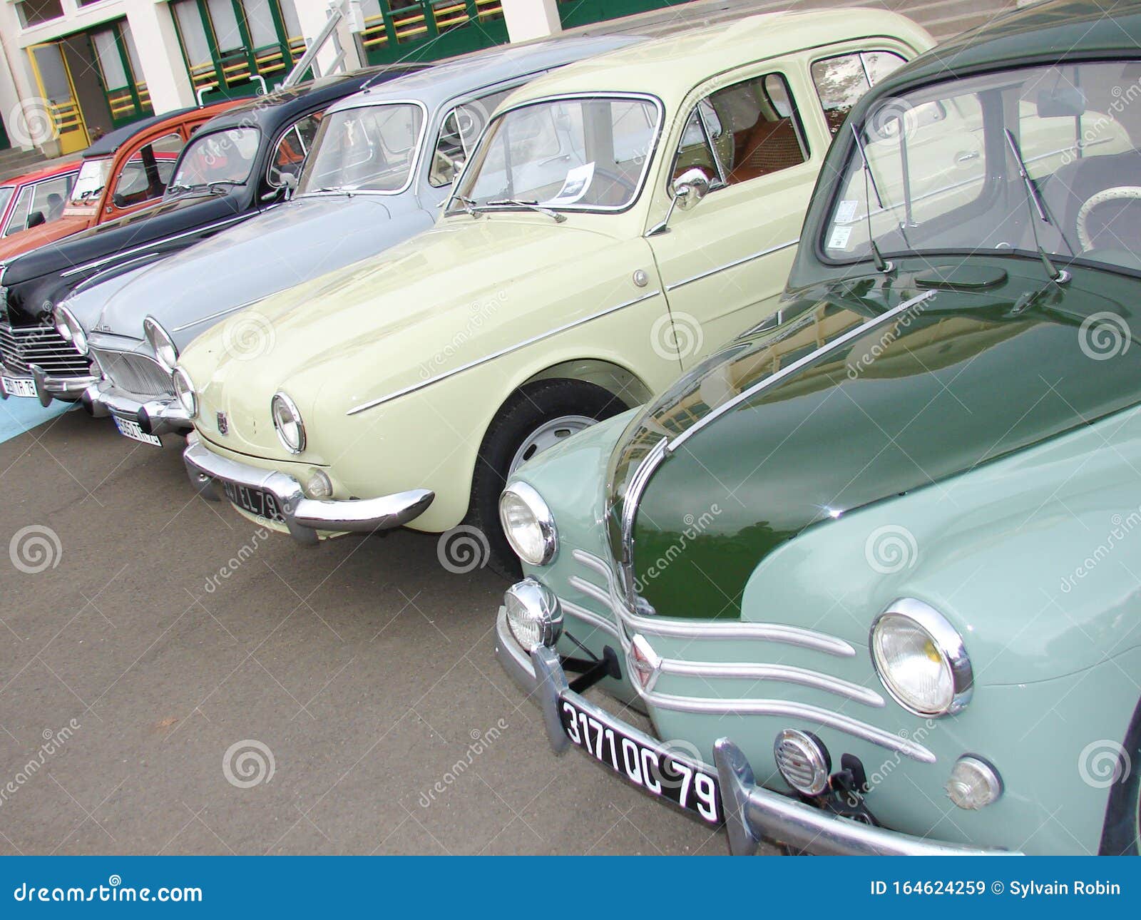 Bordeaux , Aquitaine / France - 11 19 2019 : Classic French Oldtimer Cars  Motor Car on Show Renault Peugeot Citroen Simca Editorial Stock Image -  Image of oldfashioned, ondine: 164624259