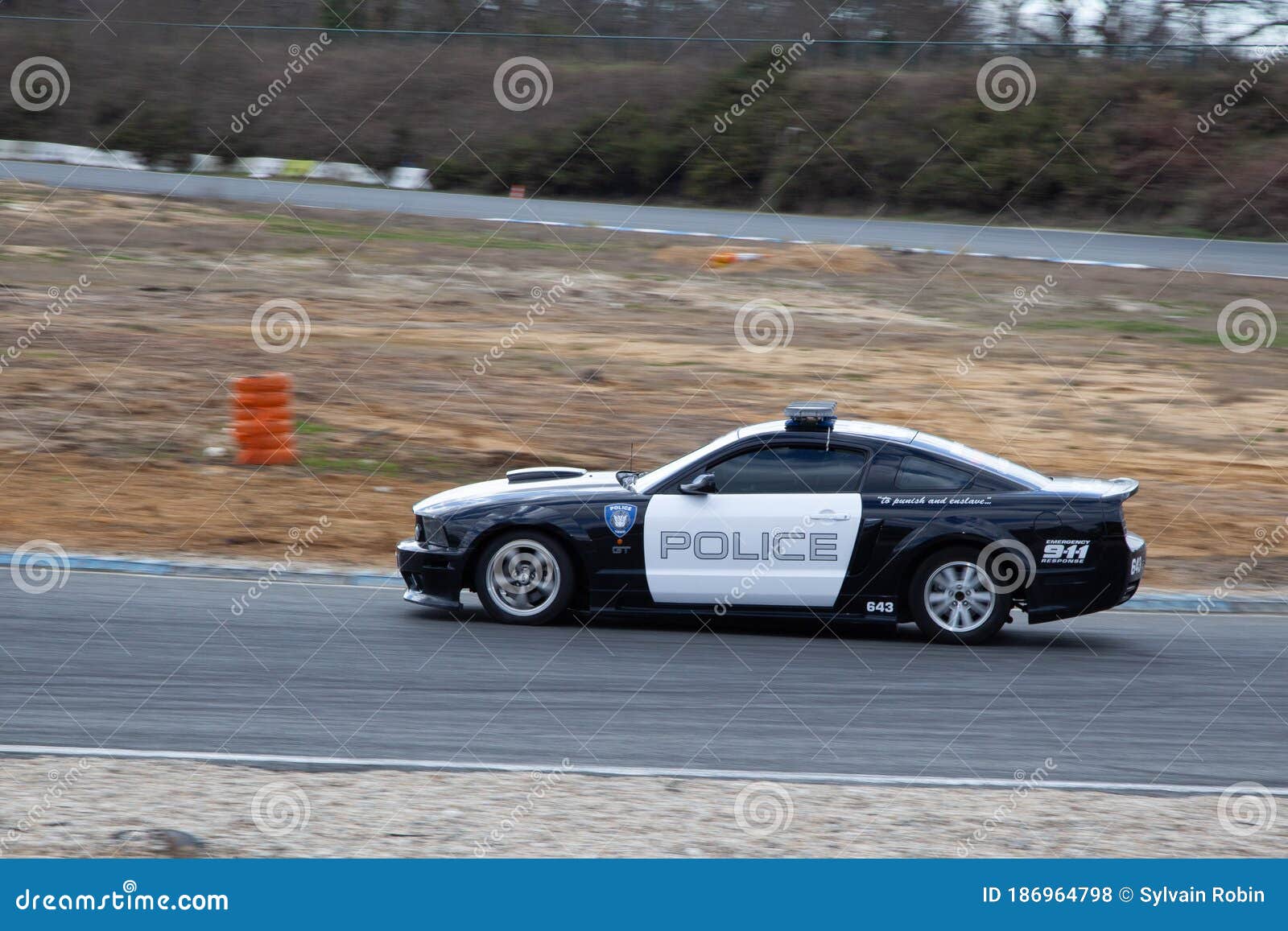 Bordeaux Aquitaine France 06 14 2020 : Ford Mustang Carro Da