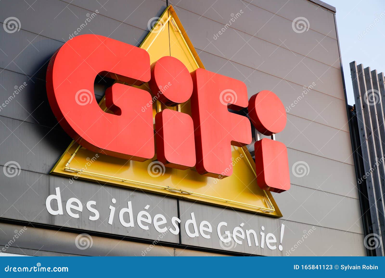 Gifi Retail Sign And Text Logo Facade French Store Company Low Cost