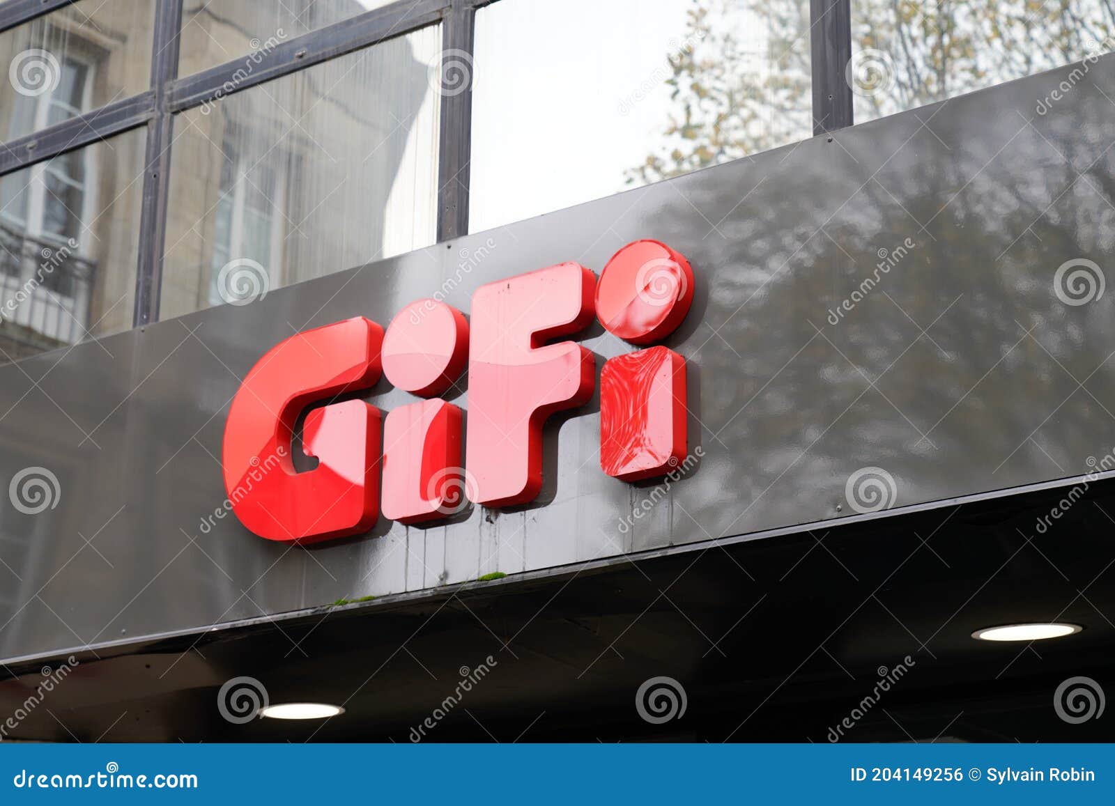 Gifi Red Logo Sign and Text on Shop French Cheap Store on Low Price